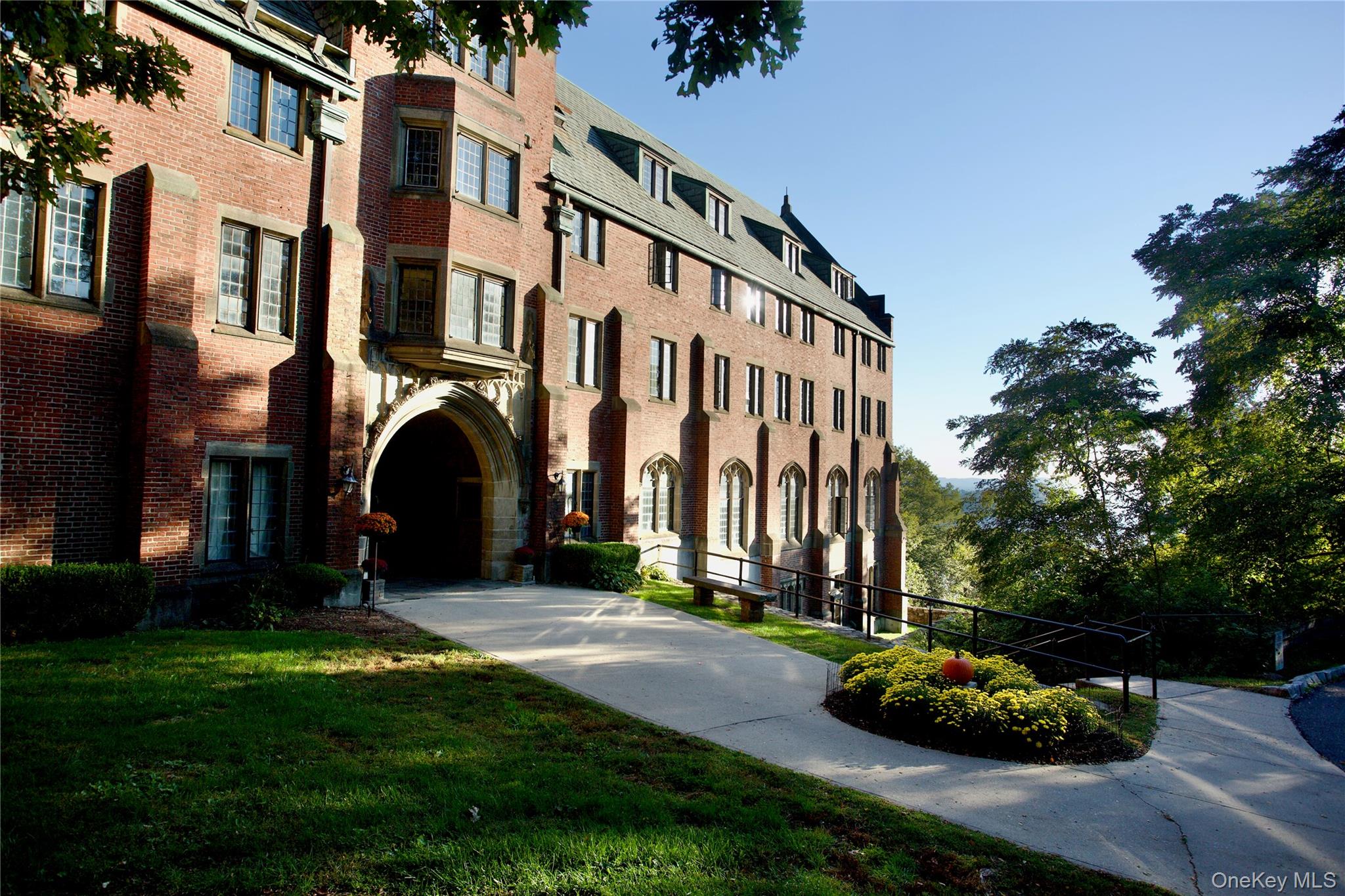 206 Chateau Rive # 206, Peekskill, NY 10566