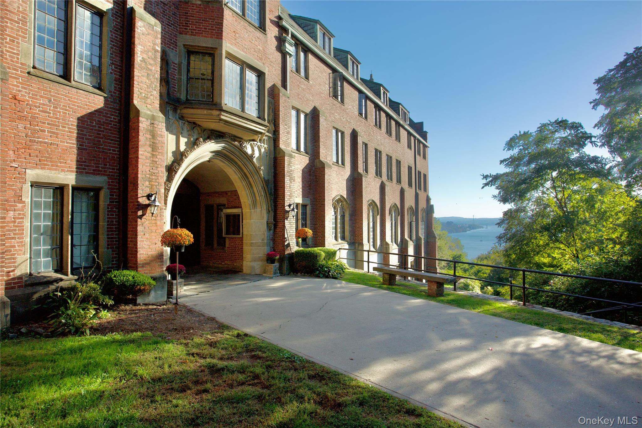 206 Chateau Rive # 206, Peekskill, NY 10566