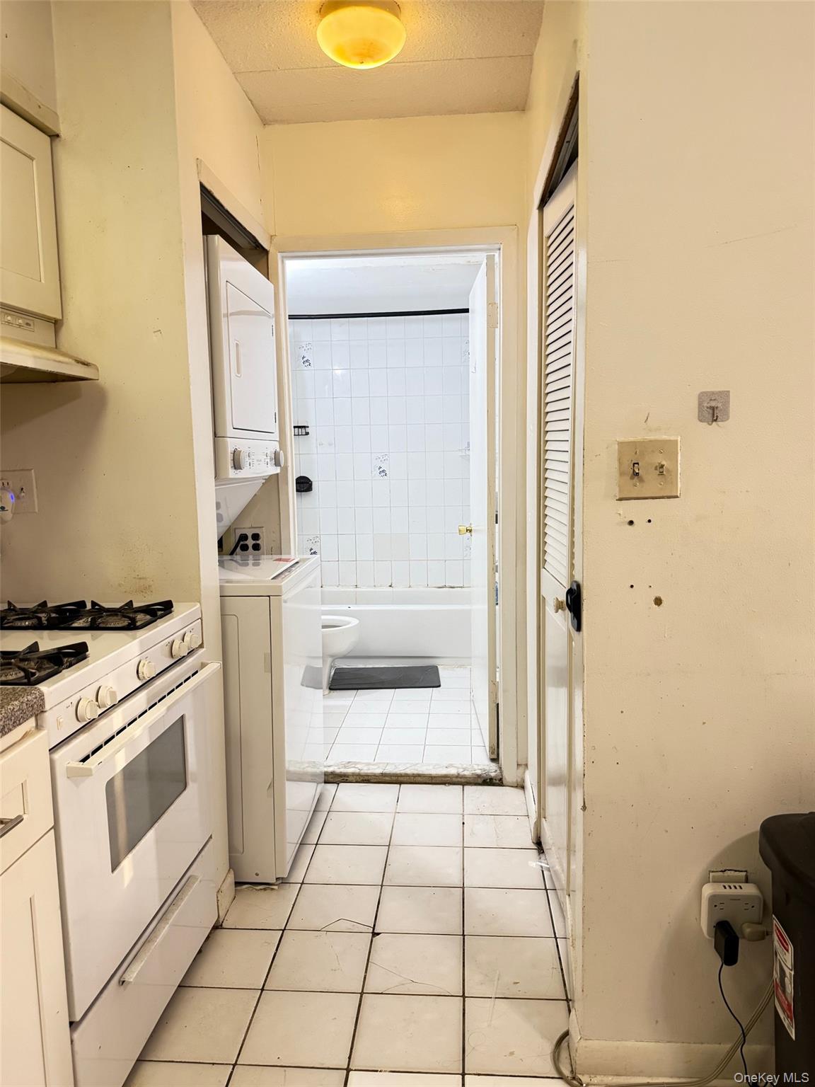 43-04 158 Street # 3E, Flushing, NY 11358