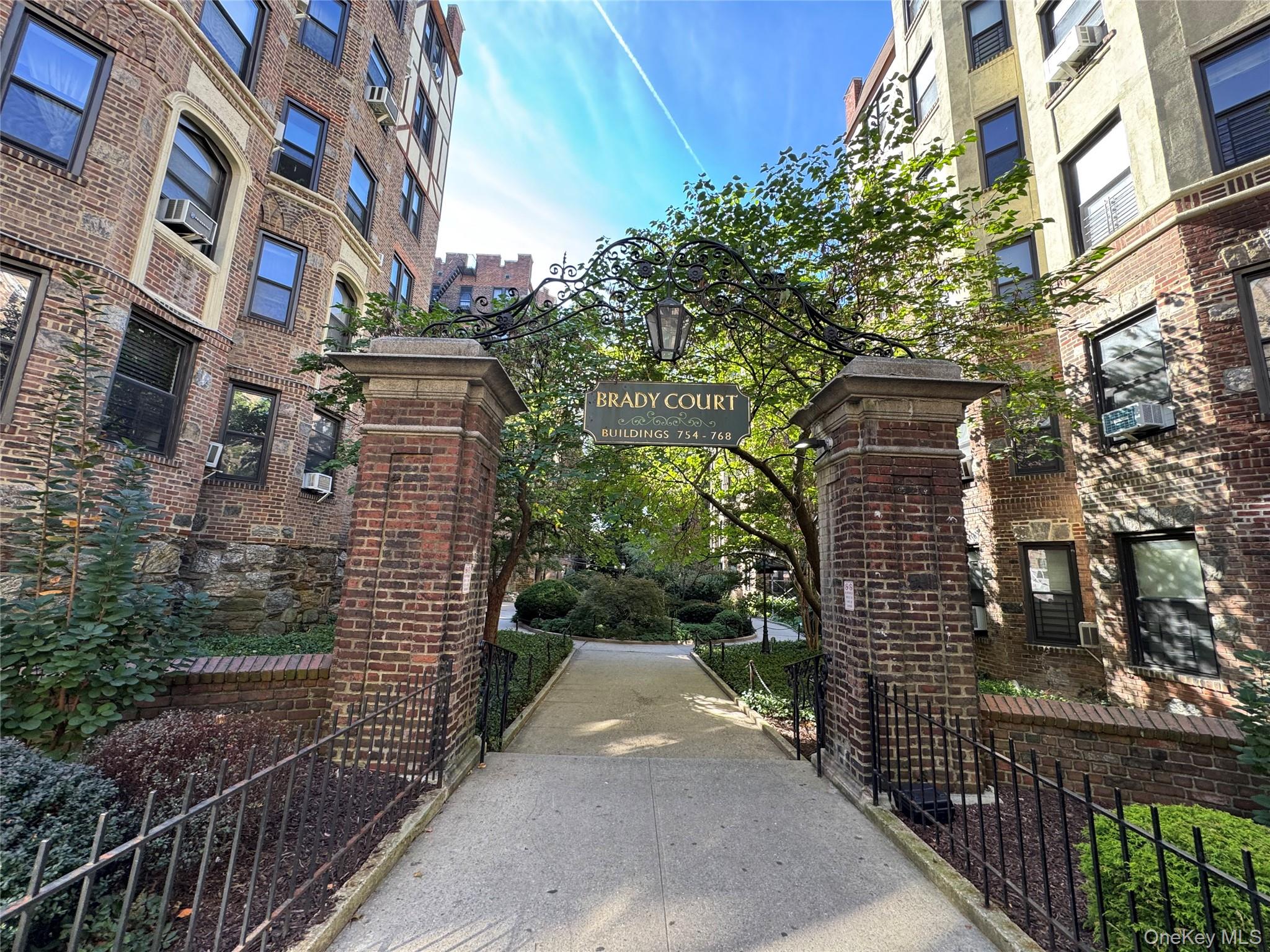 762 Brady Avenue # 221, Bronx, NY 10462