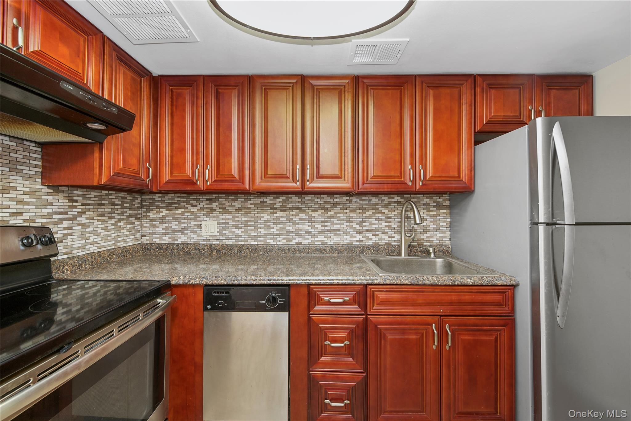 305 Chateau Rive Street # 305, Peekskill, NY 10566