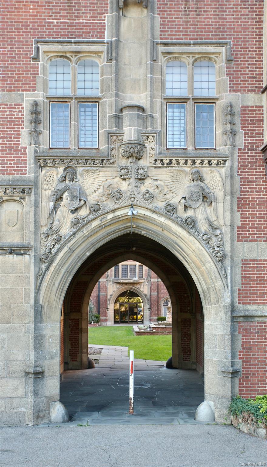 305 Chateau Rive Street # 305, Peekskill, NY 10566