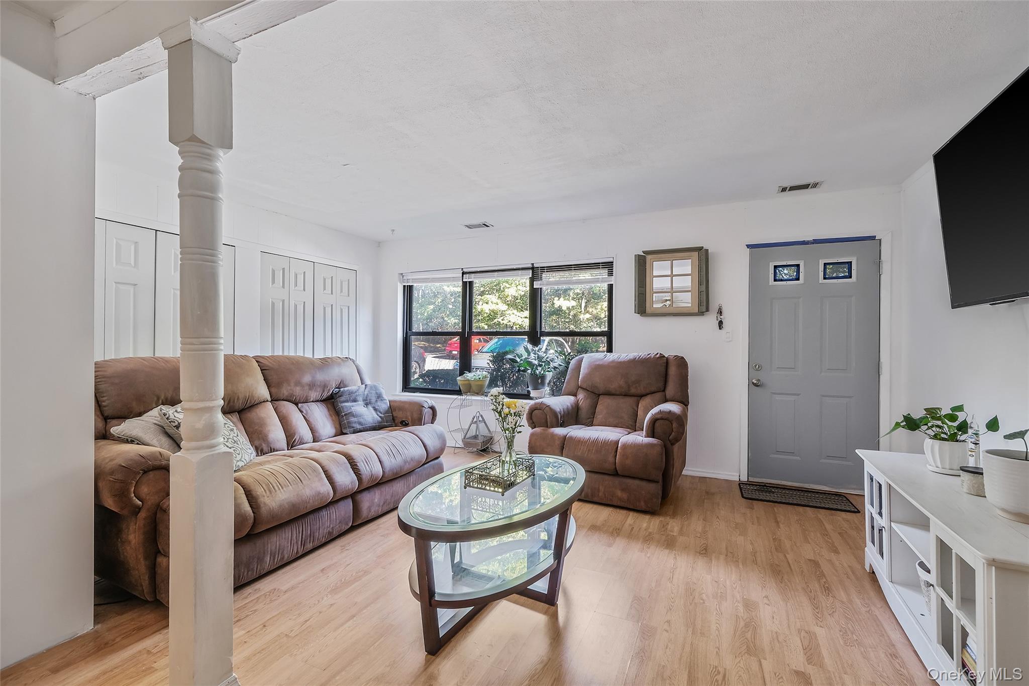 136 Bailey Court # 136, Middle Island, NY 11953