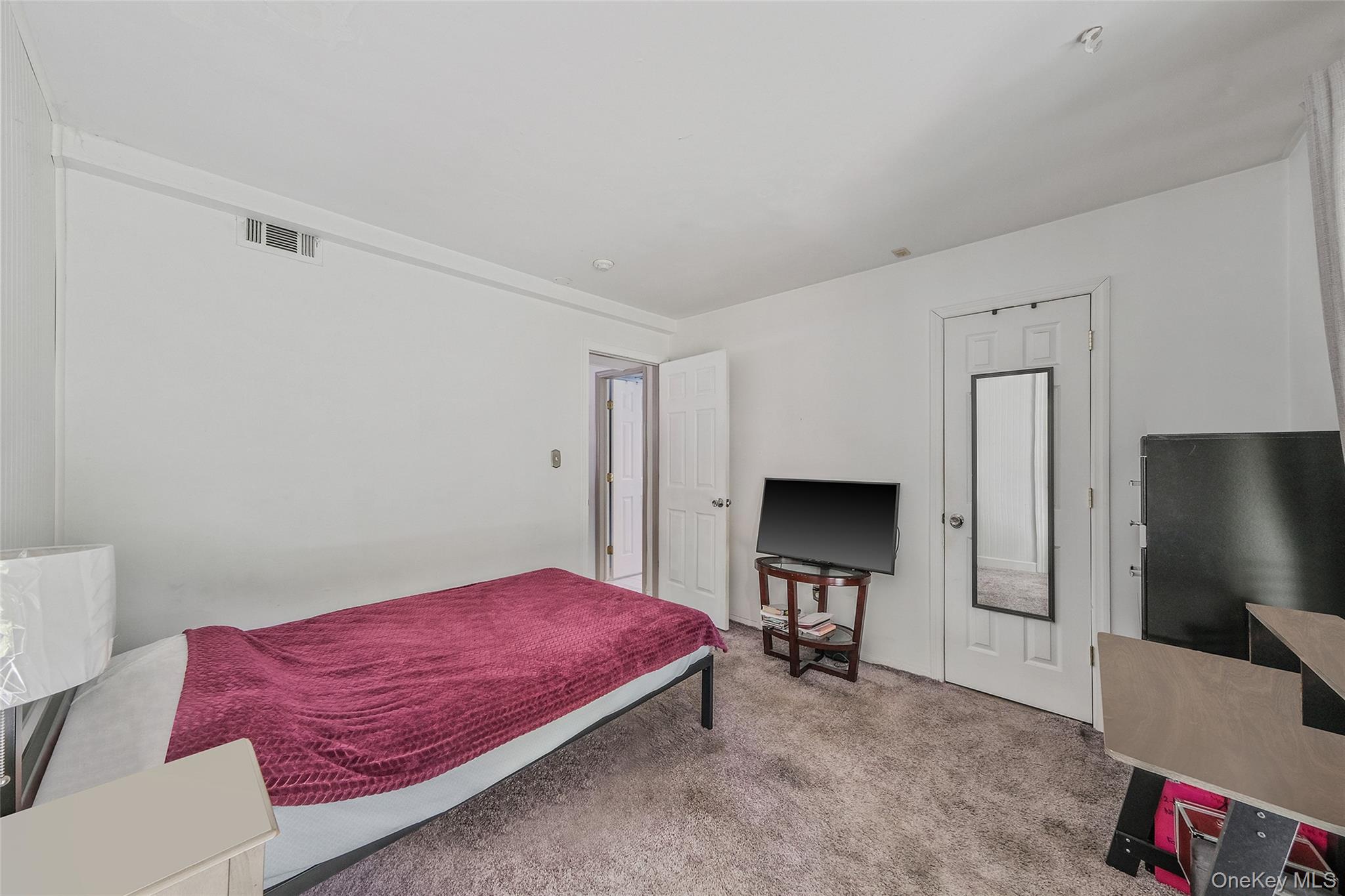 136 Bailey Court # 136, Middle Island, NY 11953