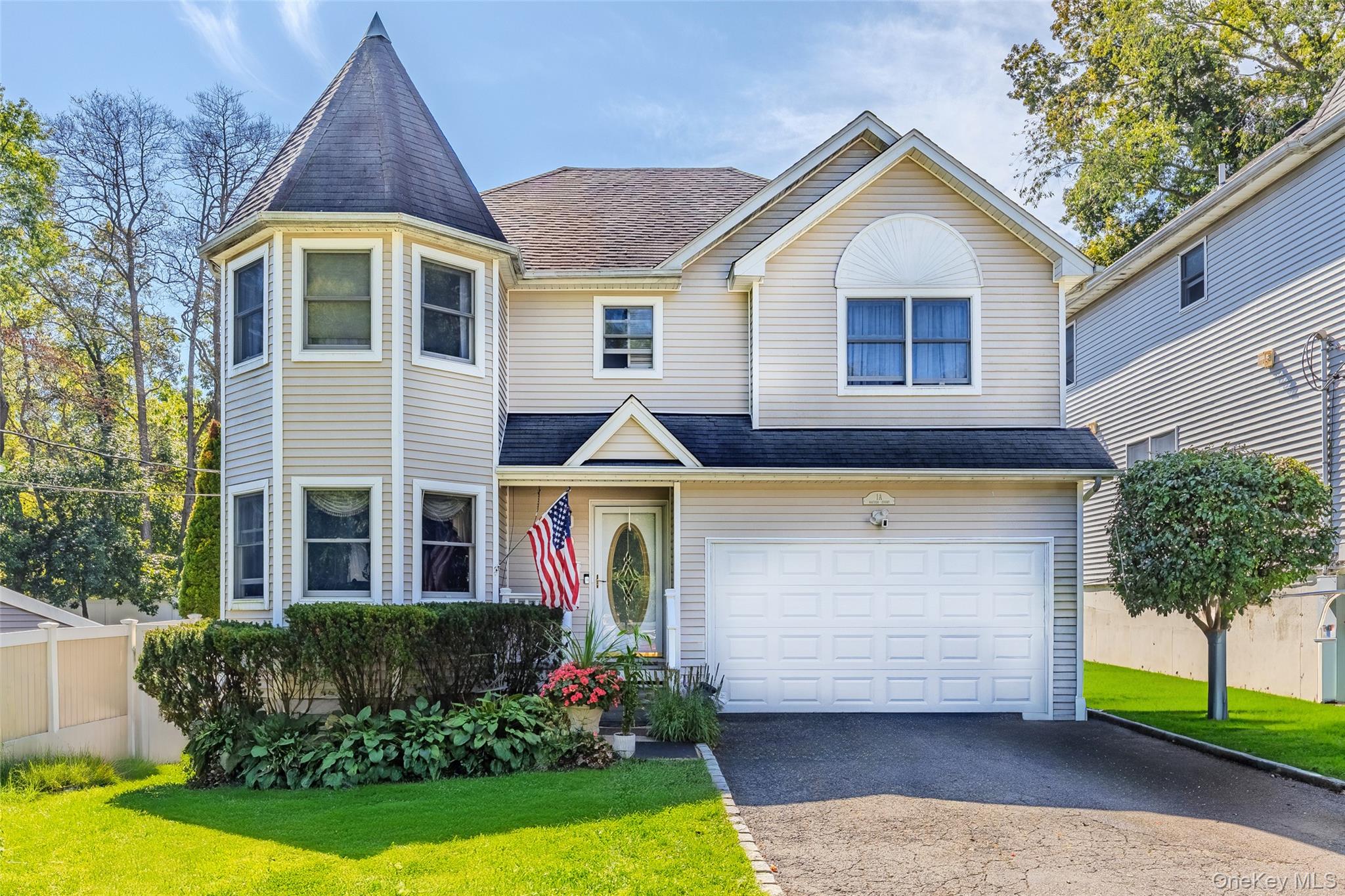 1A Mather Court, Huntington Station, NY 11746