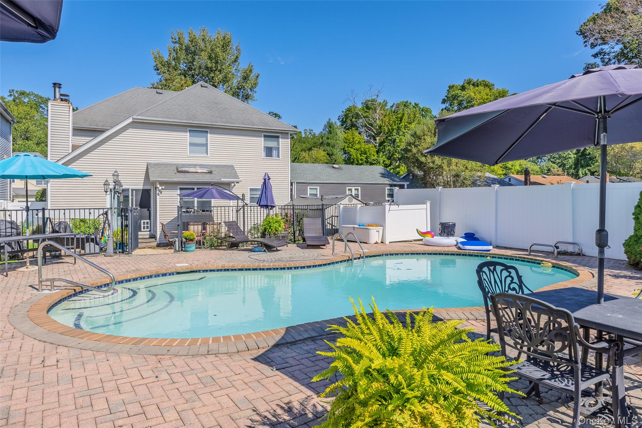 1A Mather Court, Huntington Station, NY 11746