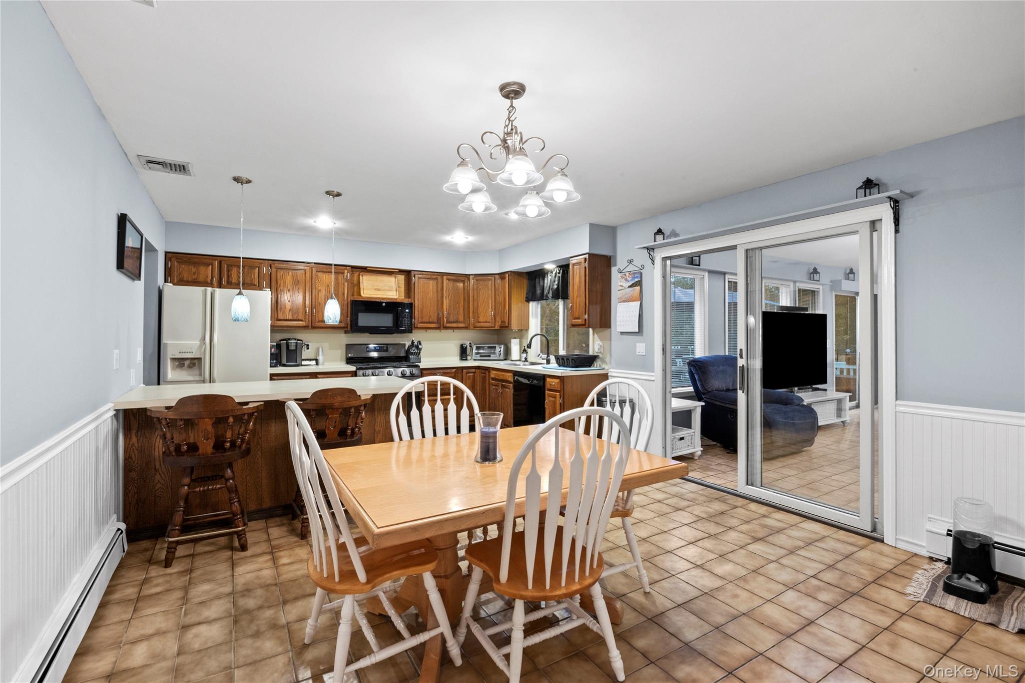 7 Cohrs Court, Moriches, NY 11955