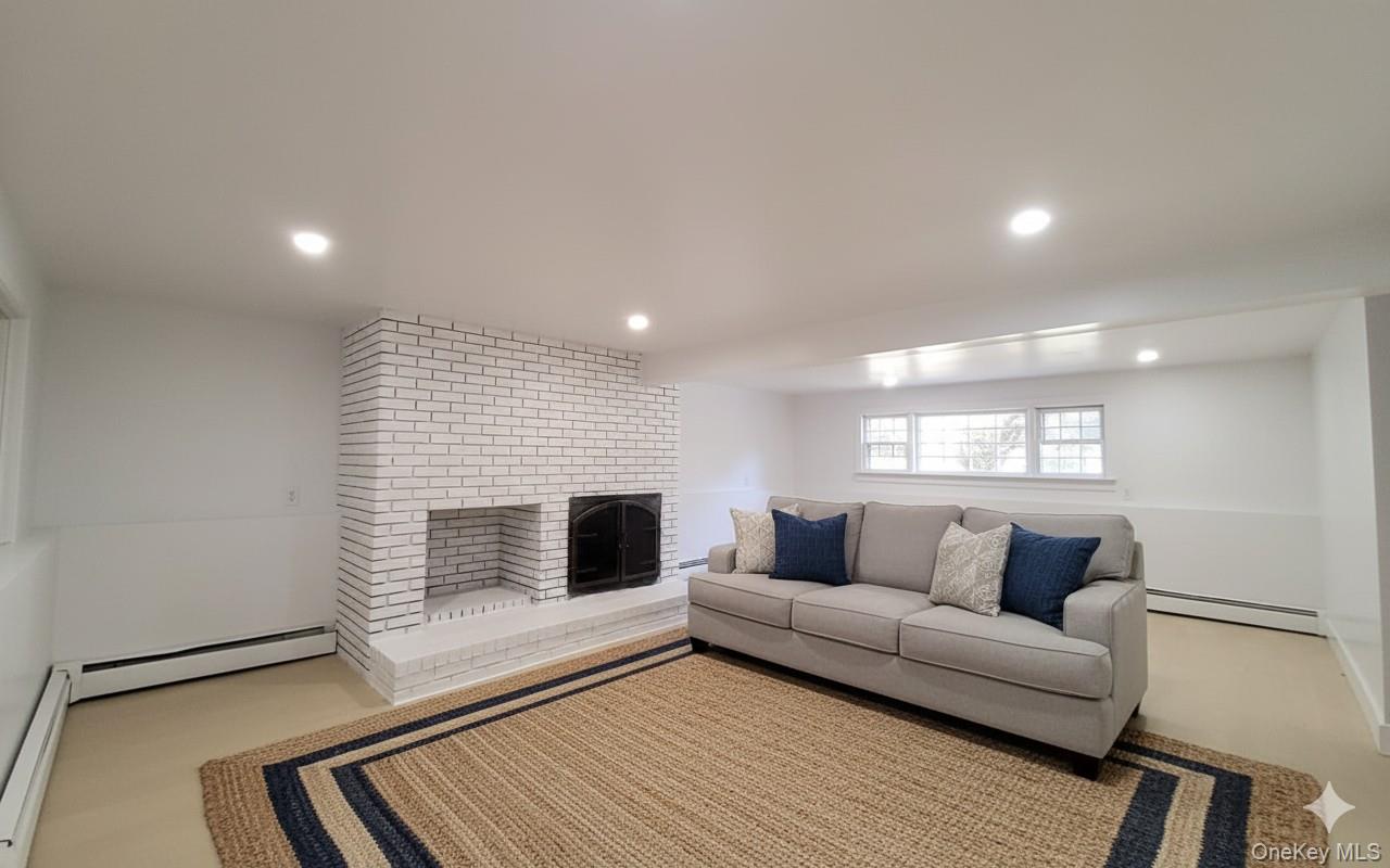 3 Carroll Drive, Woodbury, NY 10930