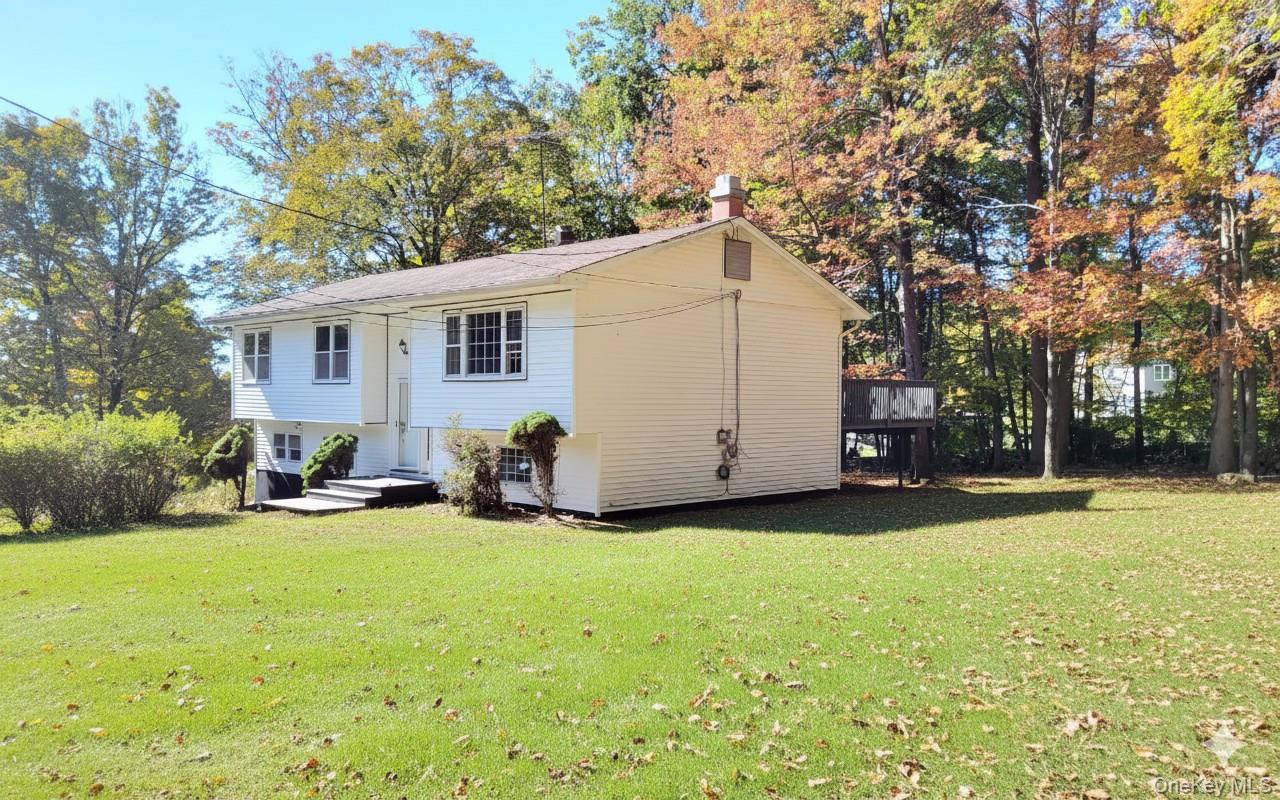 3 Carroll Drive, Woodbury, NY 10930