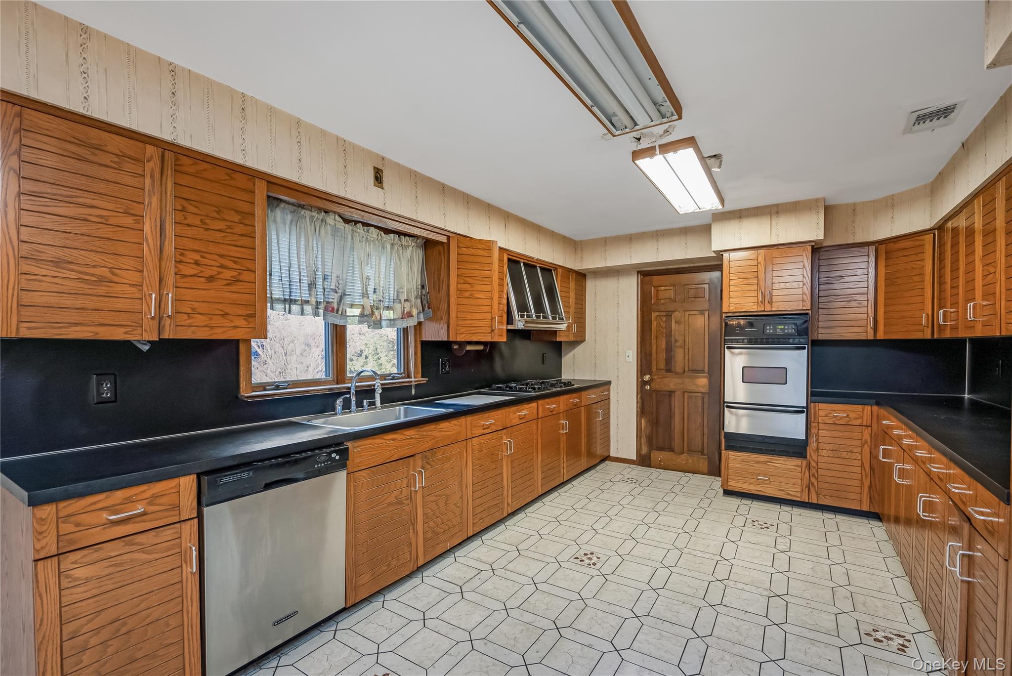 1 Wunaquit Drive, Bayville, NY 11709