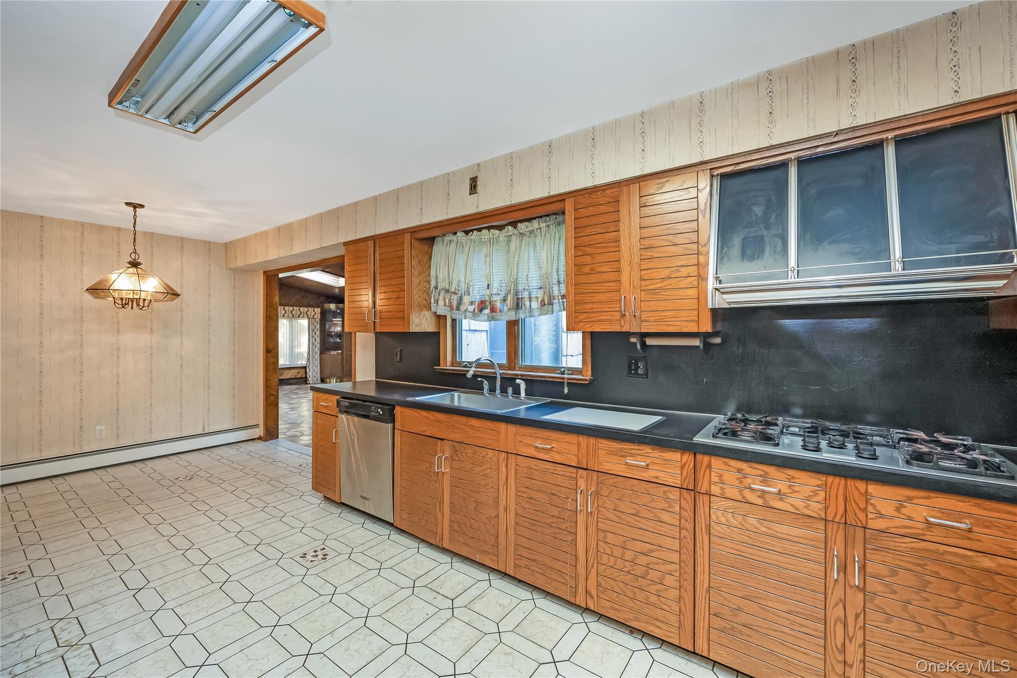 1 Wunaquit Drive, Bayville, NY 11709