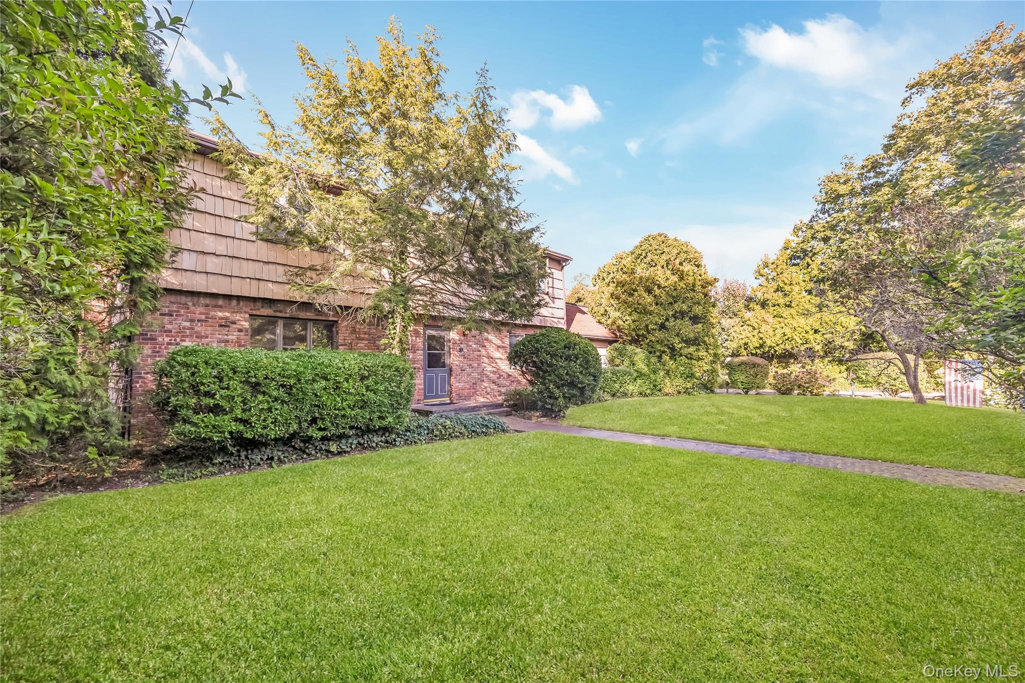 1 Wunaquit Drive, Bayville, NY 11709