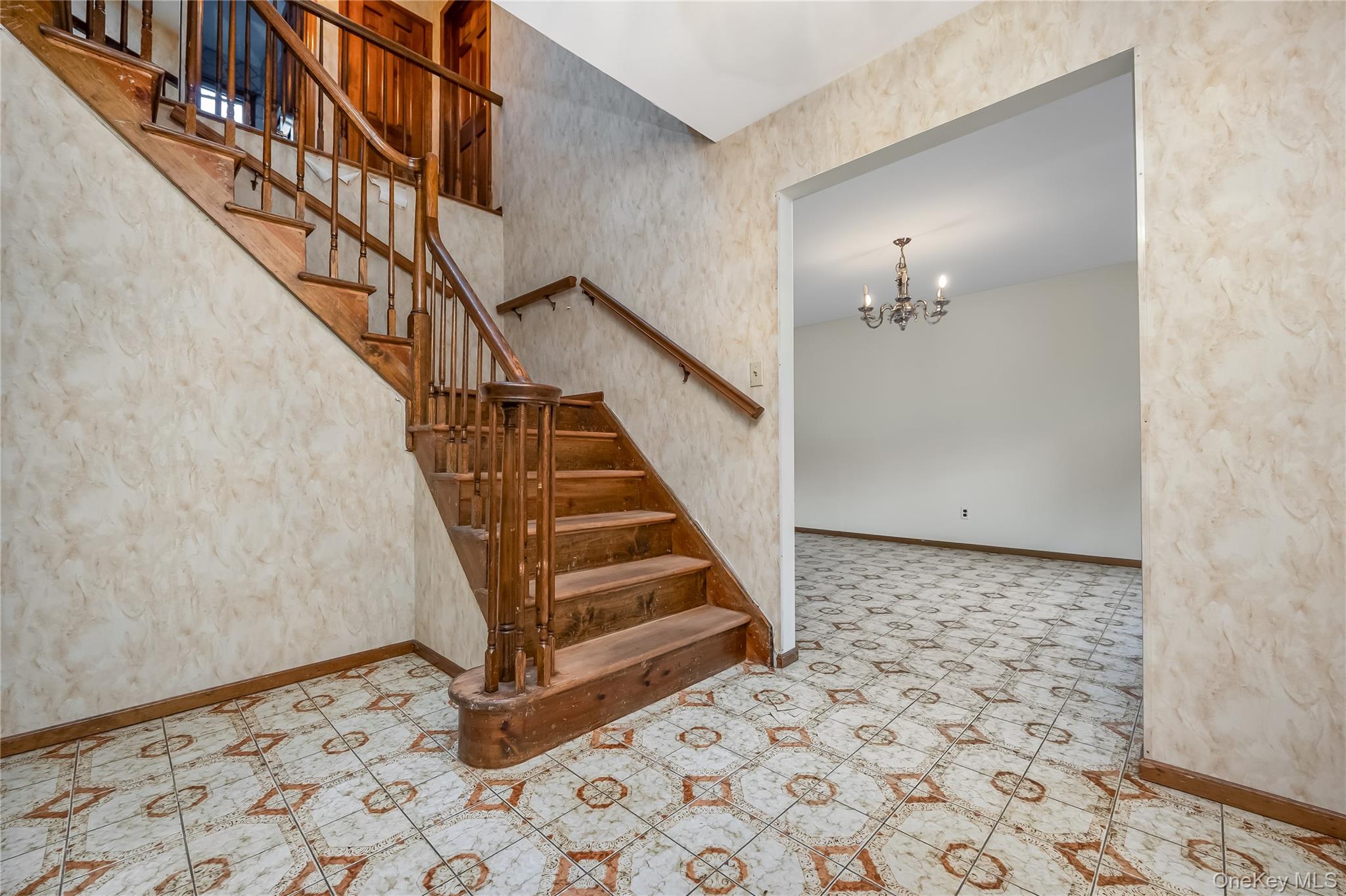 1 Wunaquit Drive, Bayville, NY 11709