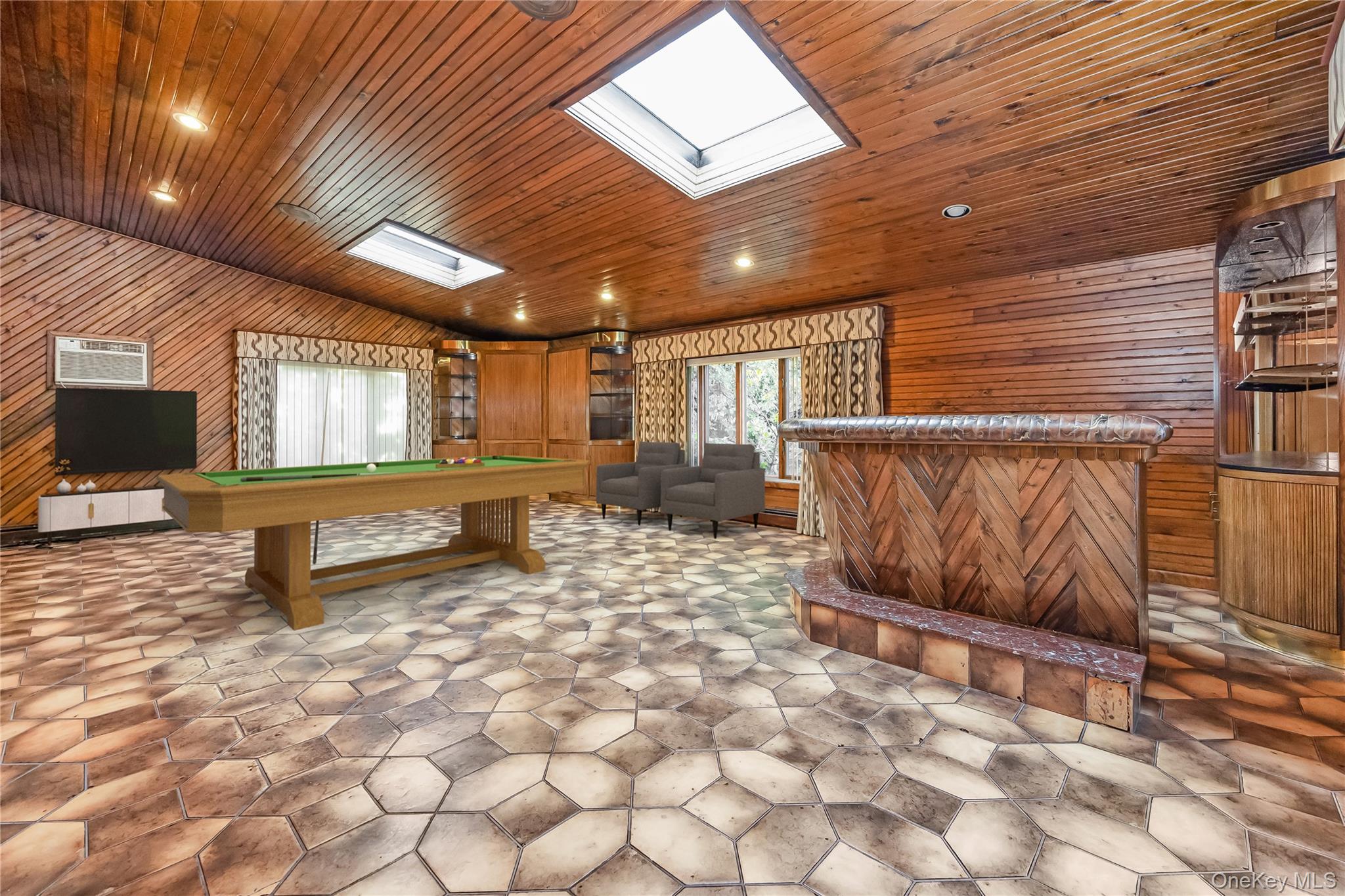 1 Wunaquit Drive, Bayville, NY 11709