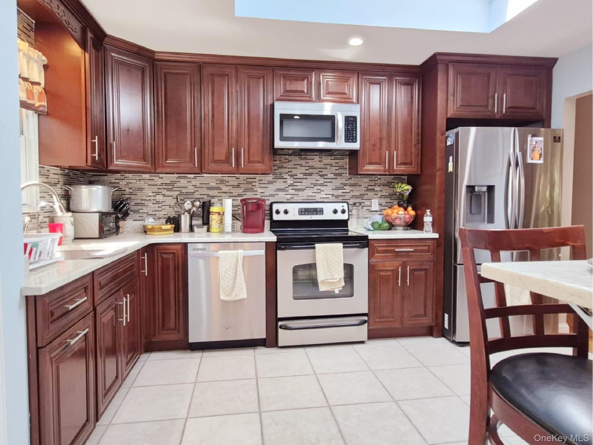 40 Pauls Path, Coram, NY 11727