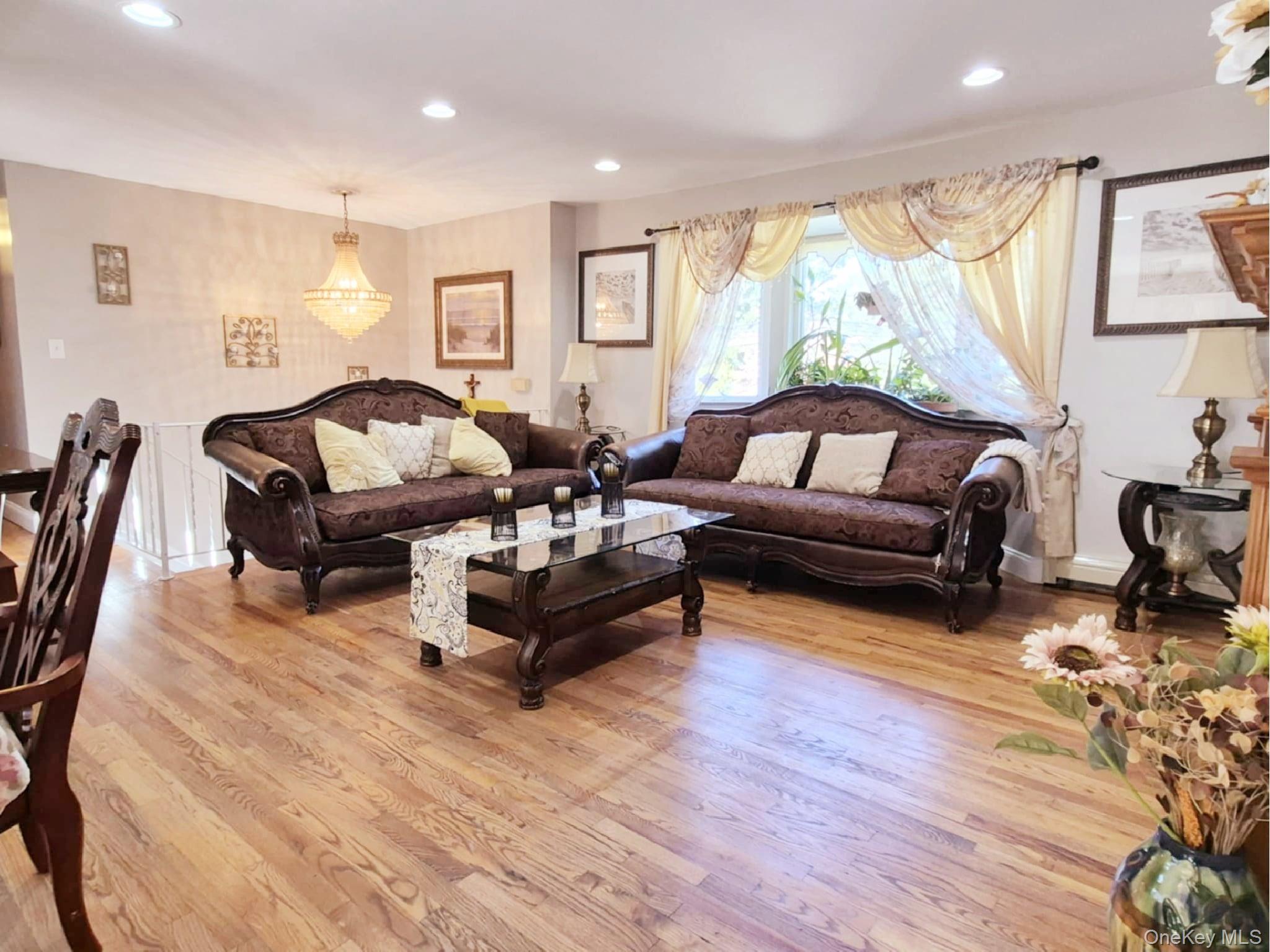 40 Pauls Path, Coram, NY 11727