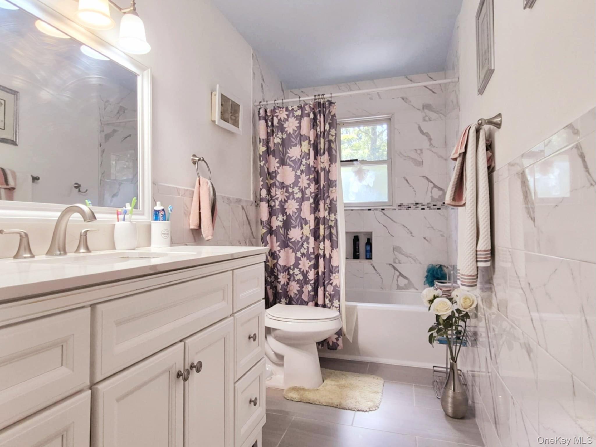 40 Pauls Path, Coram, NY 11727