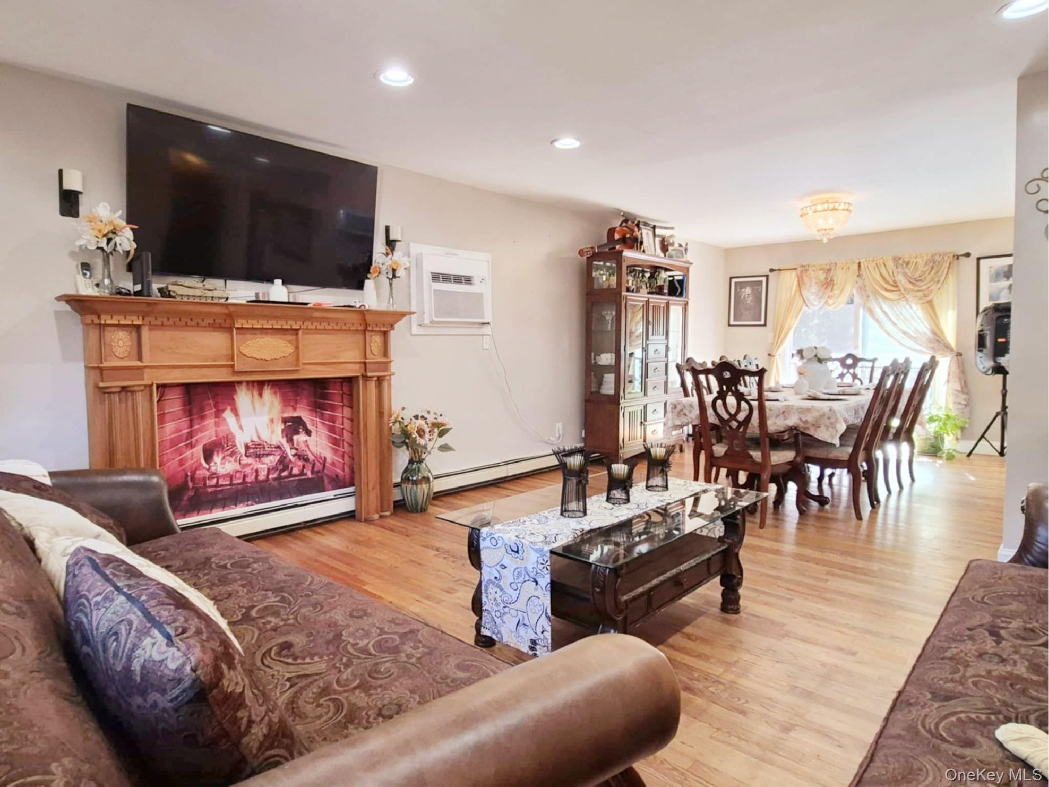 40 Pauls Path, Coram, NY 11727