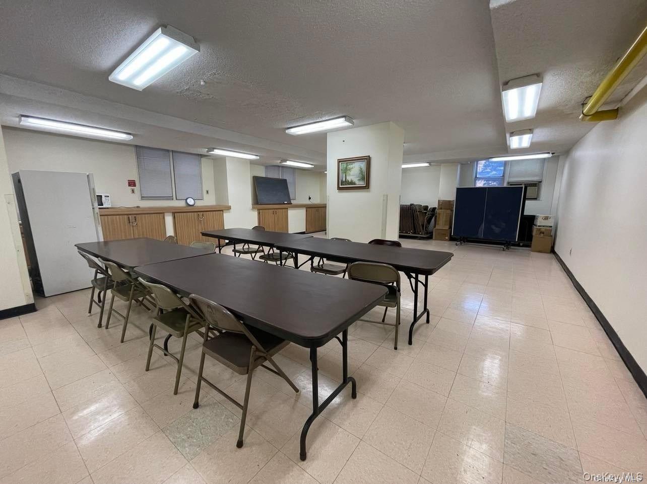 43-10 Kissena Boulevard # 10E, Flushing, NY 11355