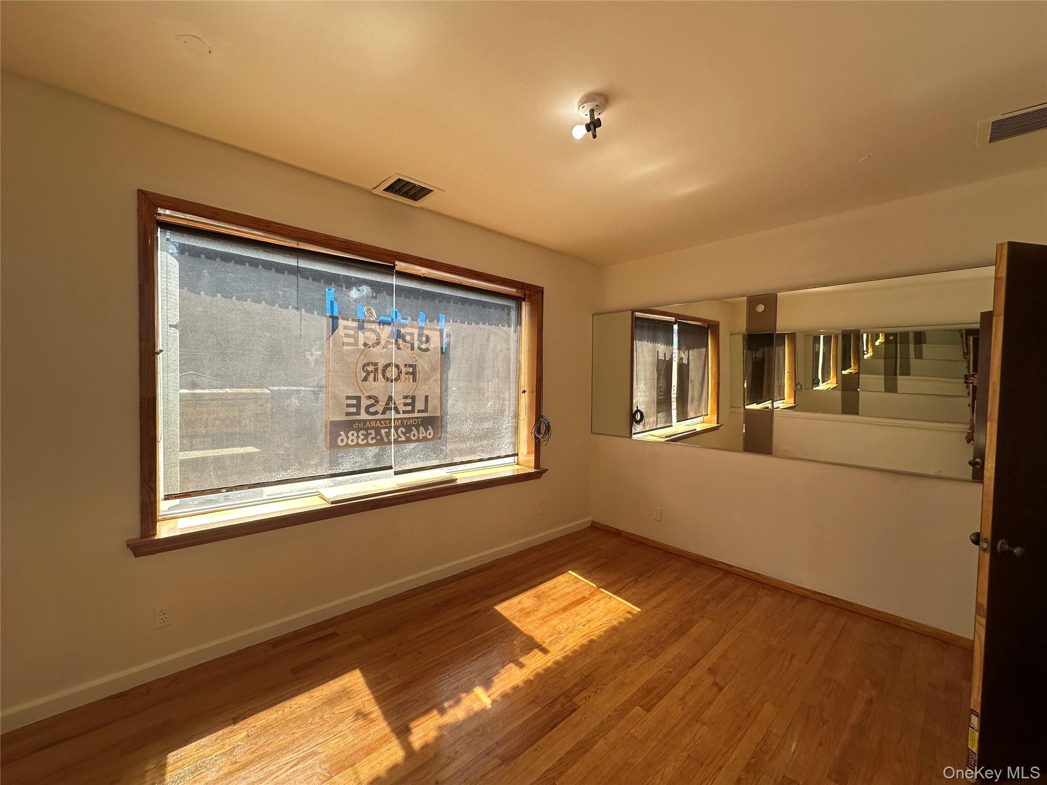 76-09 Roosevelt Avenue, Jackson Heights, NY 11372