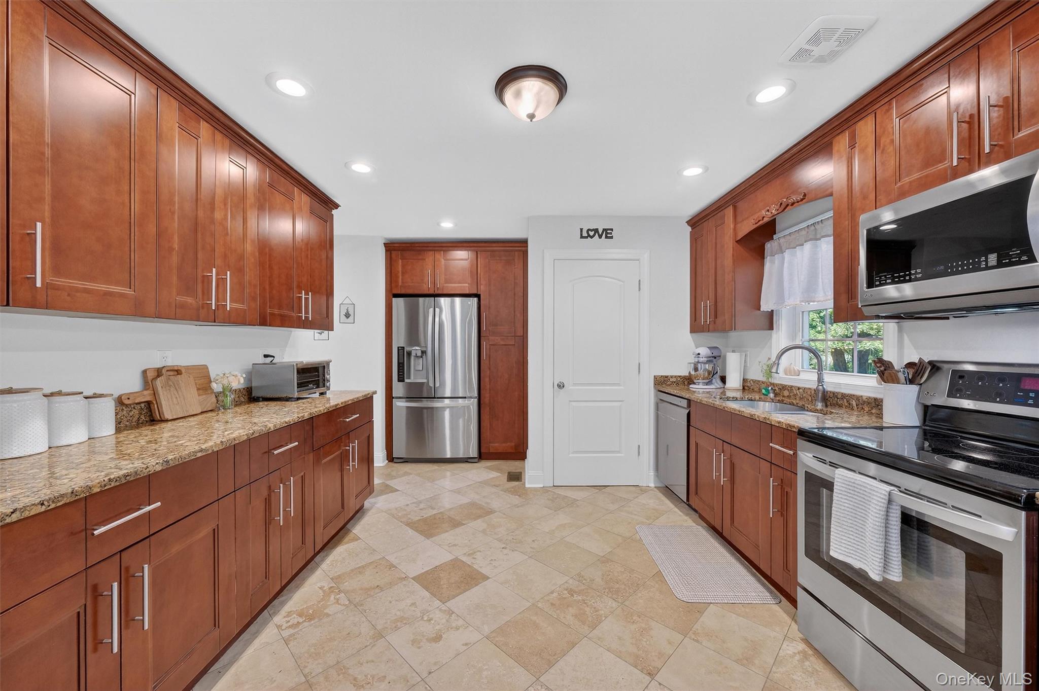 301 Balmville Lane, Balmville, NY 12550