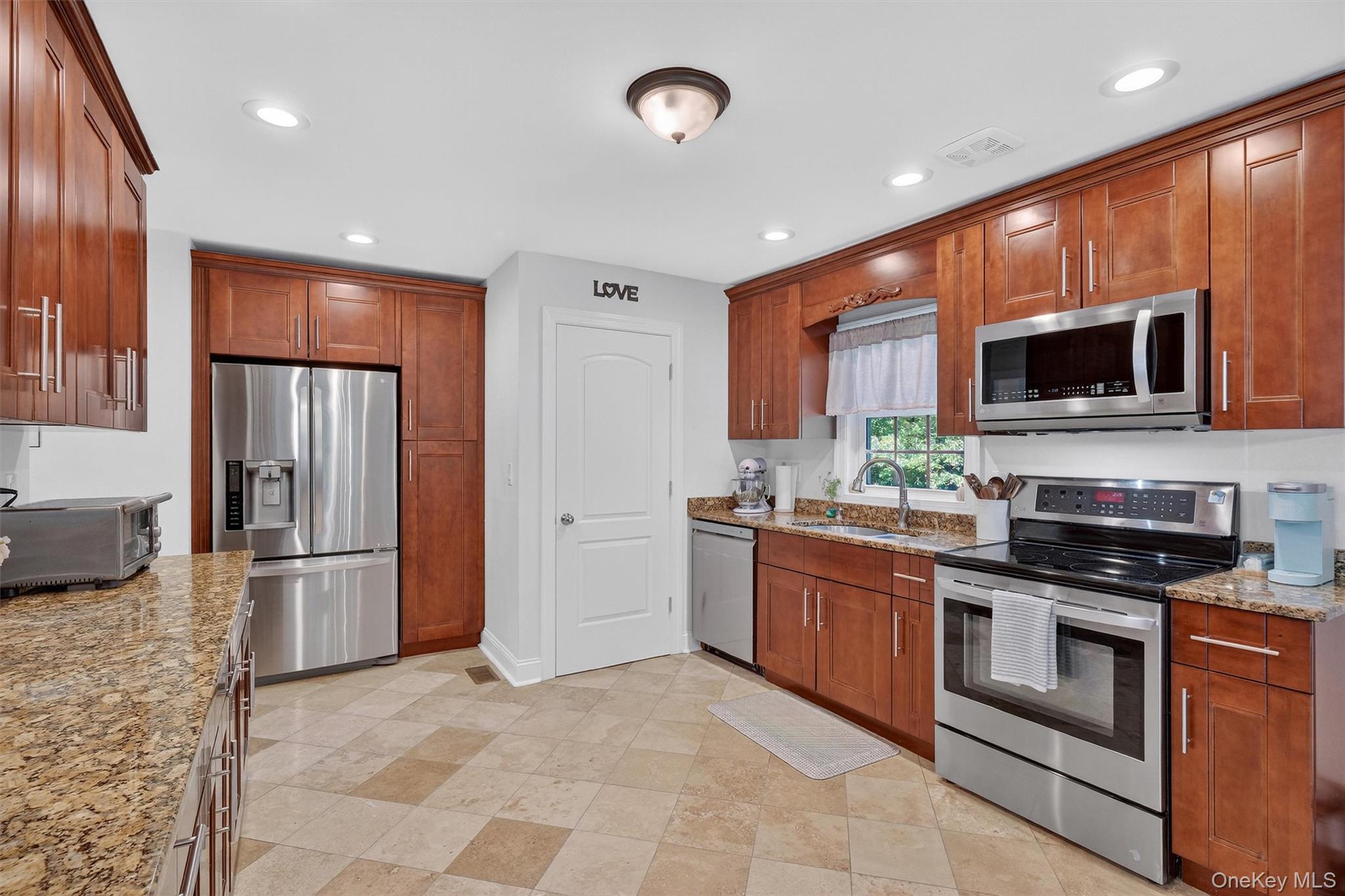 301 Balmville Lane, Balmville, NY 12550