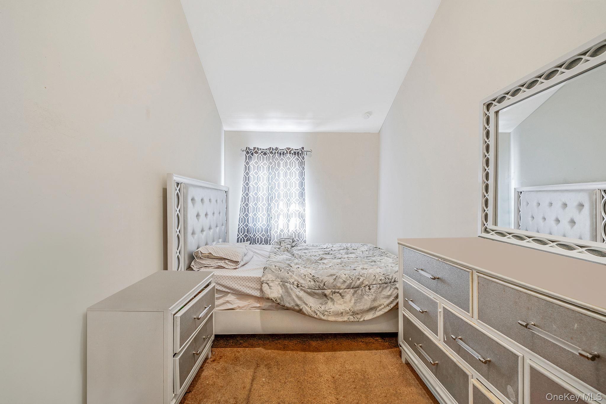 15 Sayville Road, Mastic Beach, NY 11951