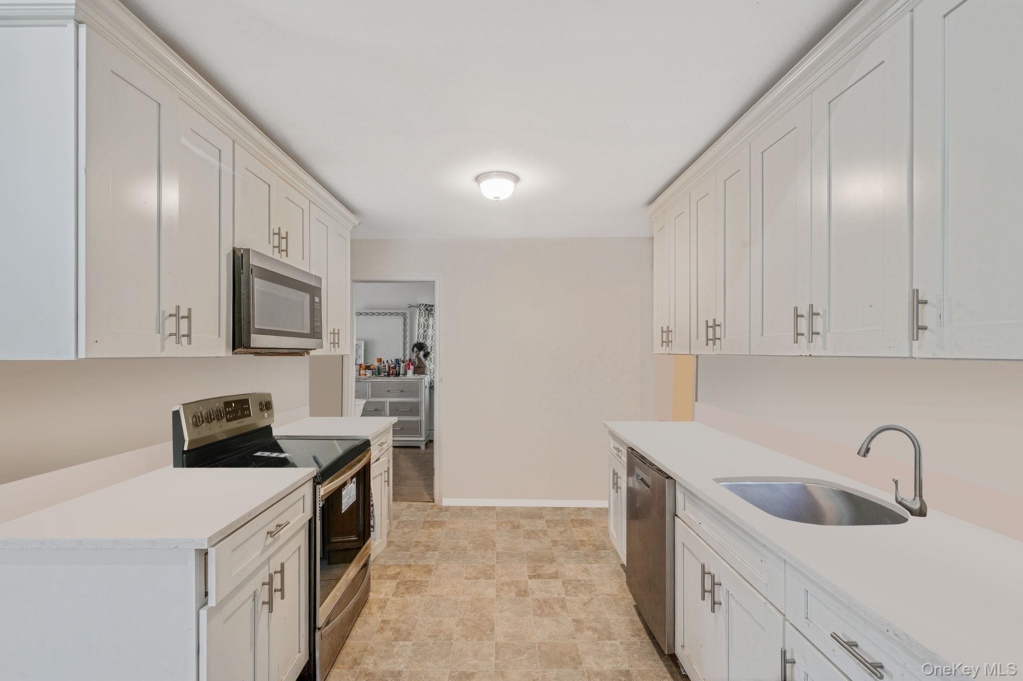 15 Sayville Road, Mastic Beach, NY 11951