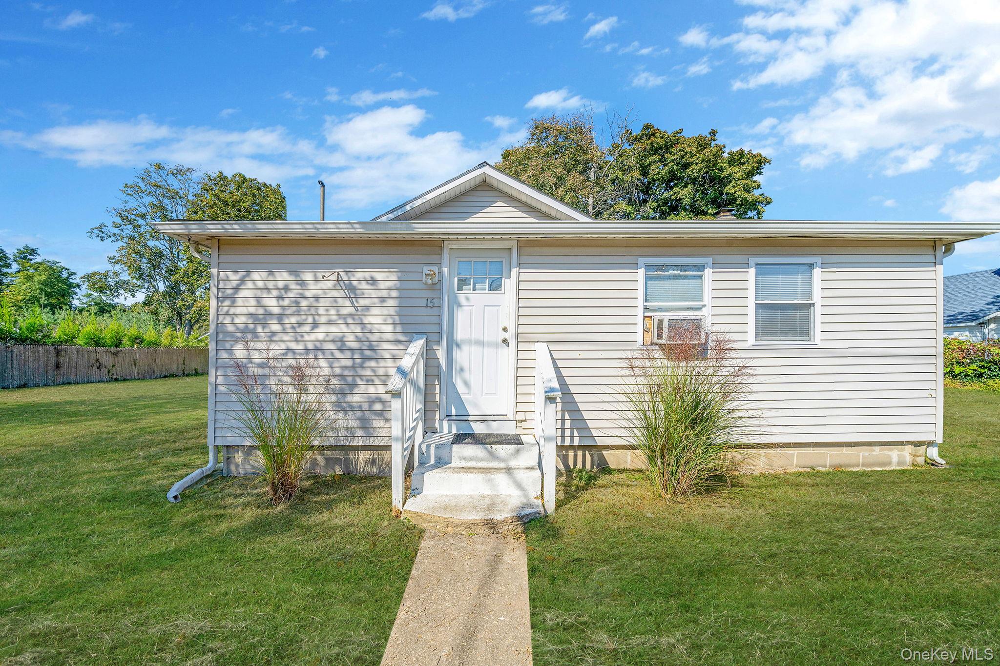 15 Sayville Road, Mastic Beach, NY 11951