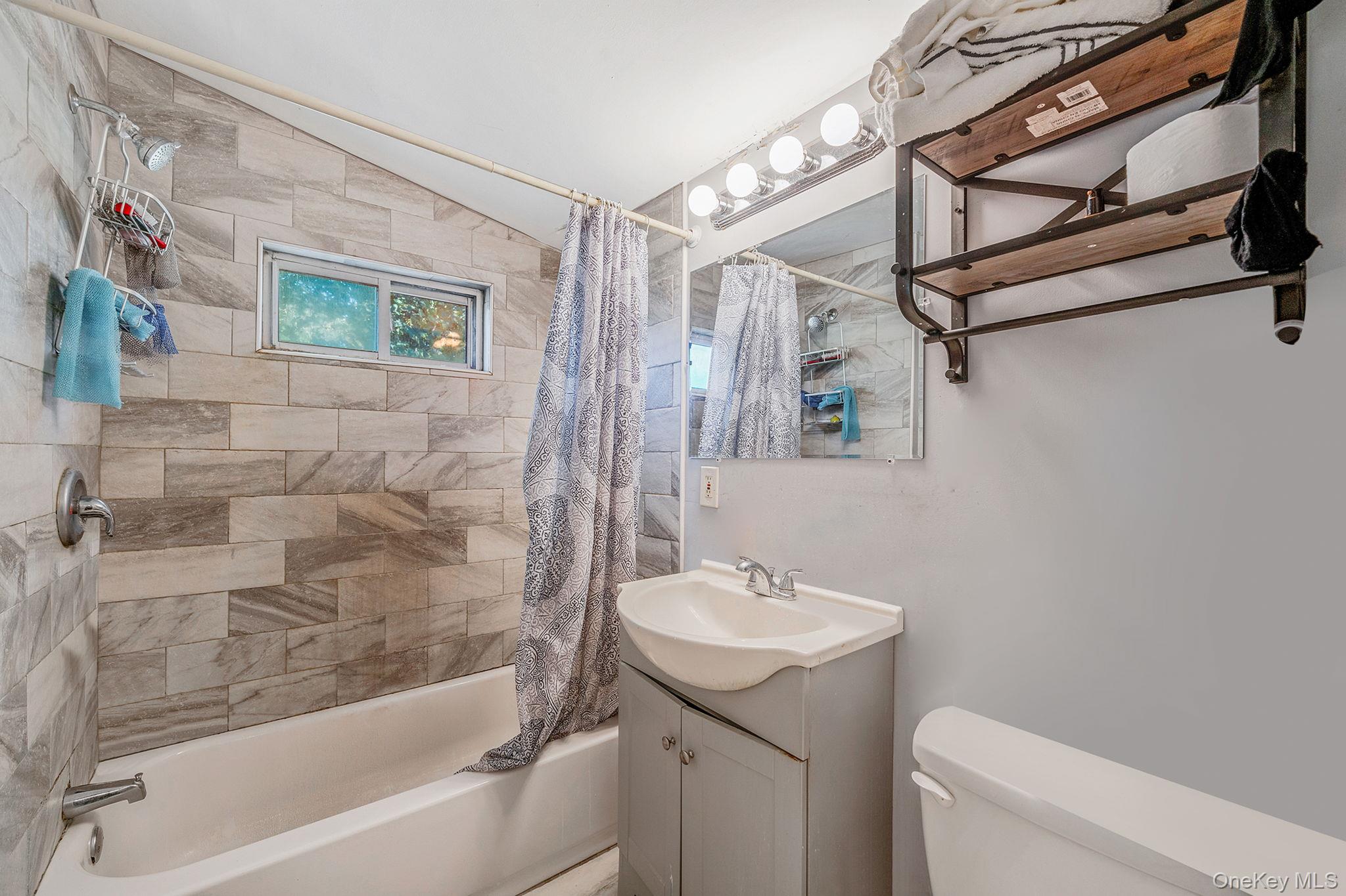 15 Sayville Road, Mastic Beach, NY 11951