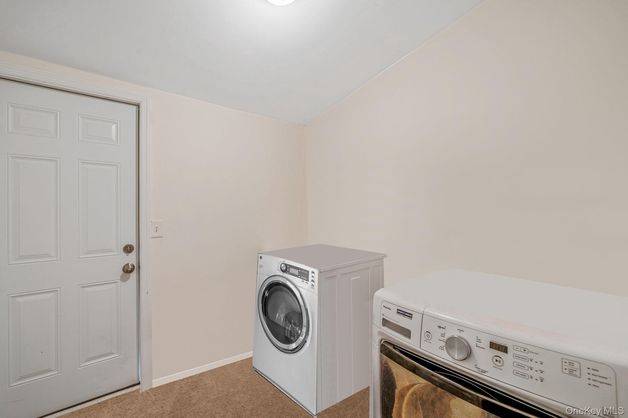 15 Sayville Road, Mastic Beach, NY 11951