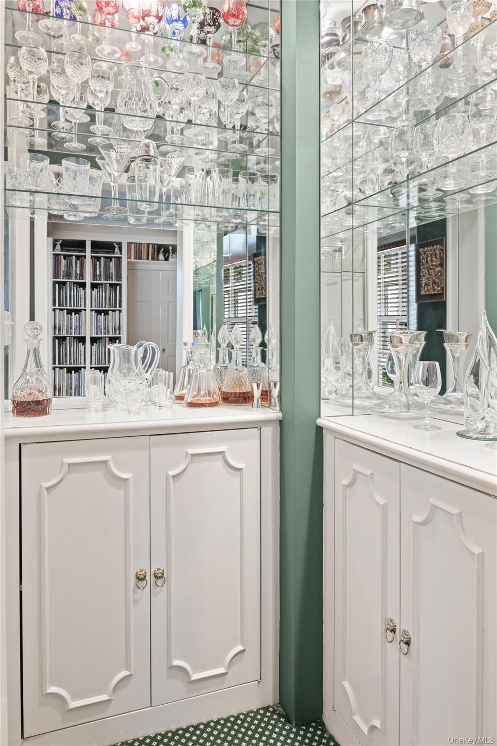 1276 Ridge Road, Laurel Hollow, NY 11791