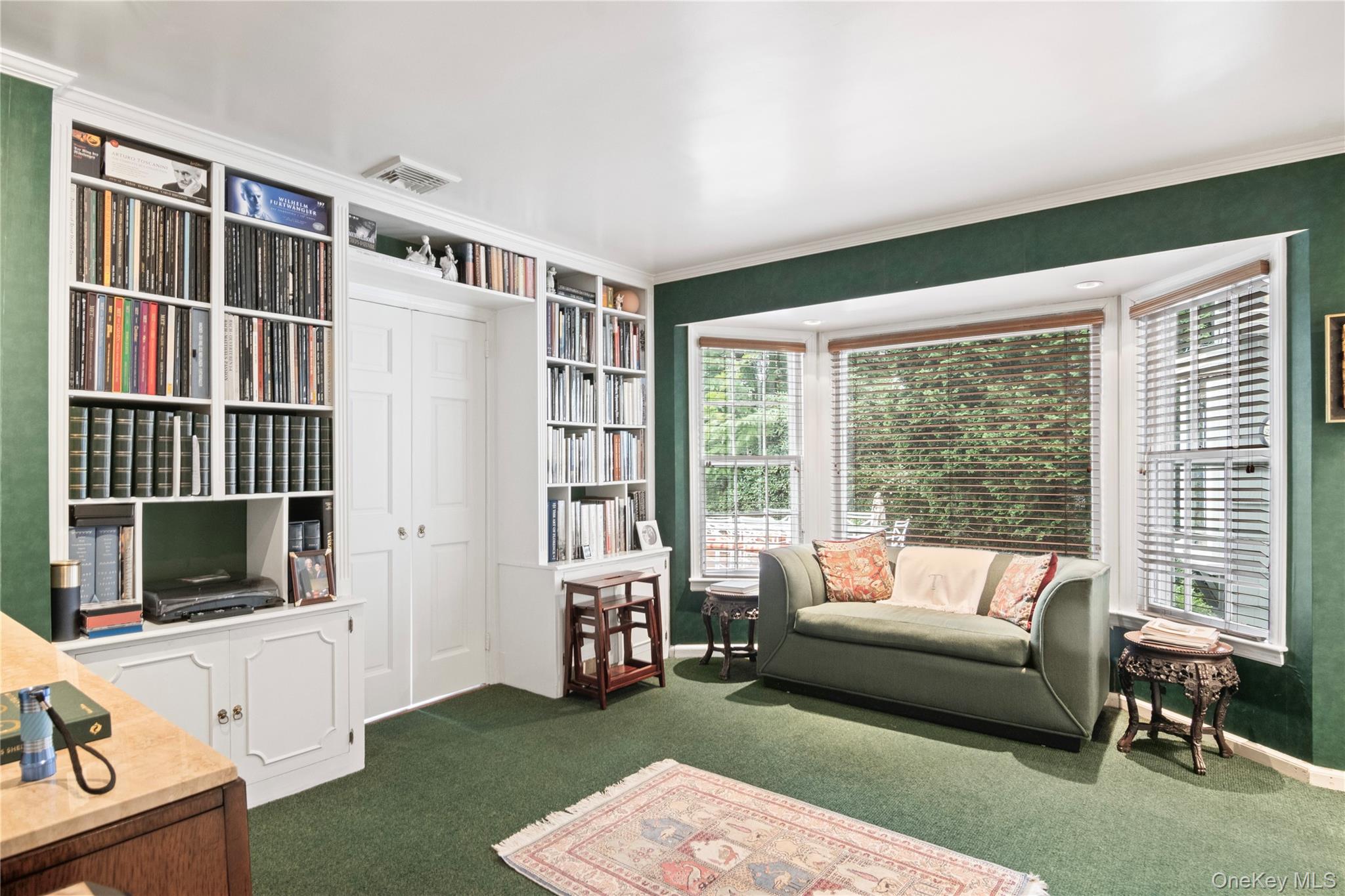 1276 Ridge Road, Laurel Hollow, NY 11791