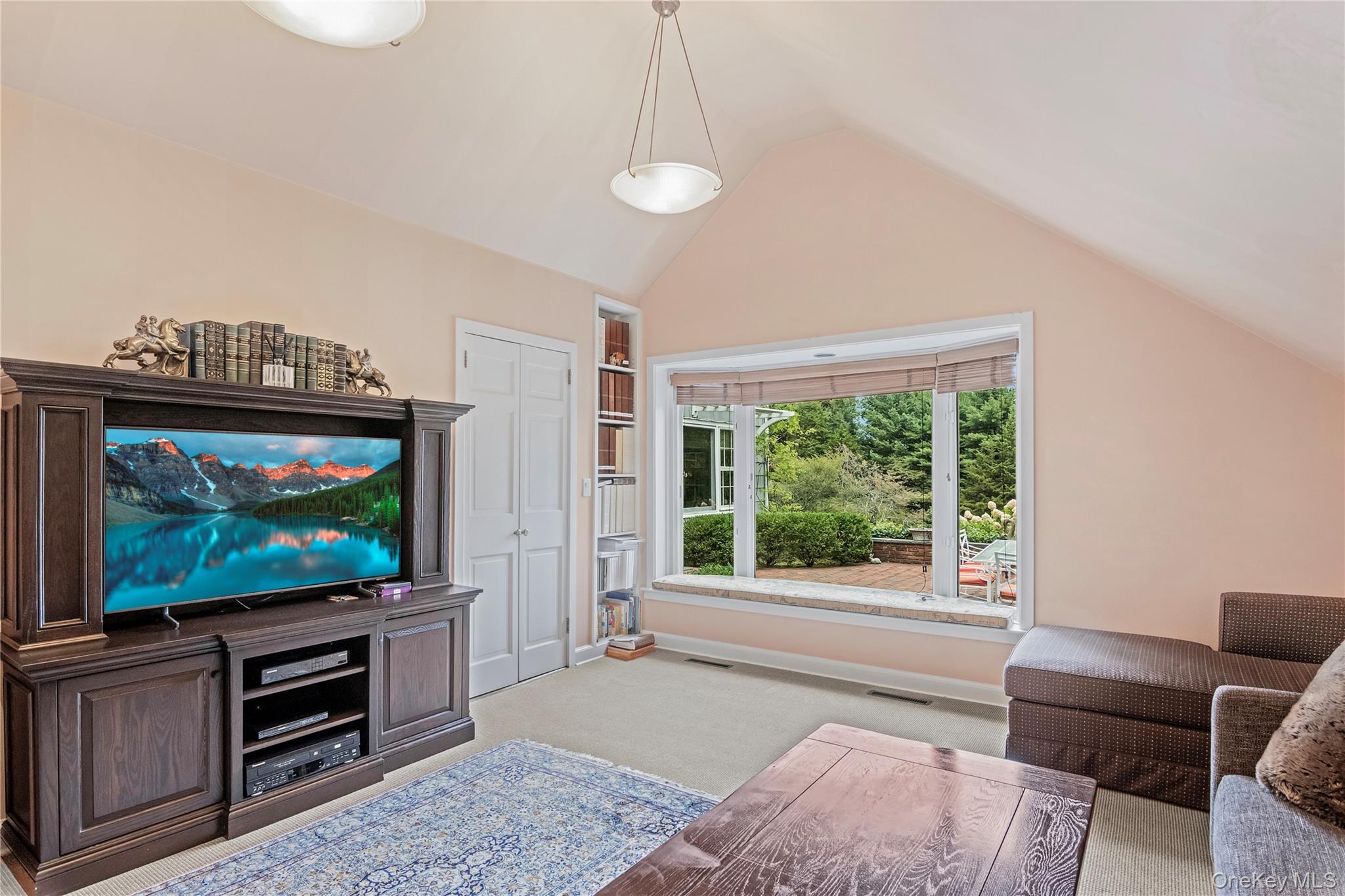 1276 Ridge Road, Laurel Hollow, NY 11791