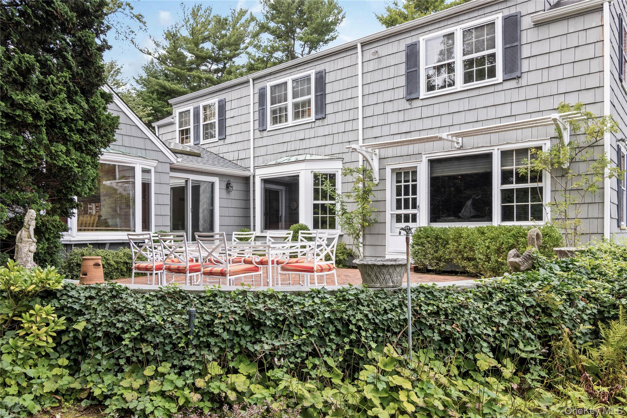 1276 Ridge Road, Laurel Hollow, NY 11791