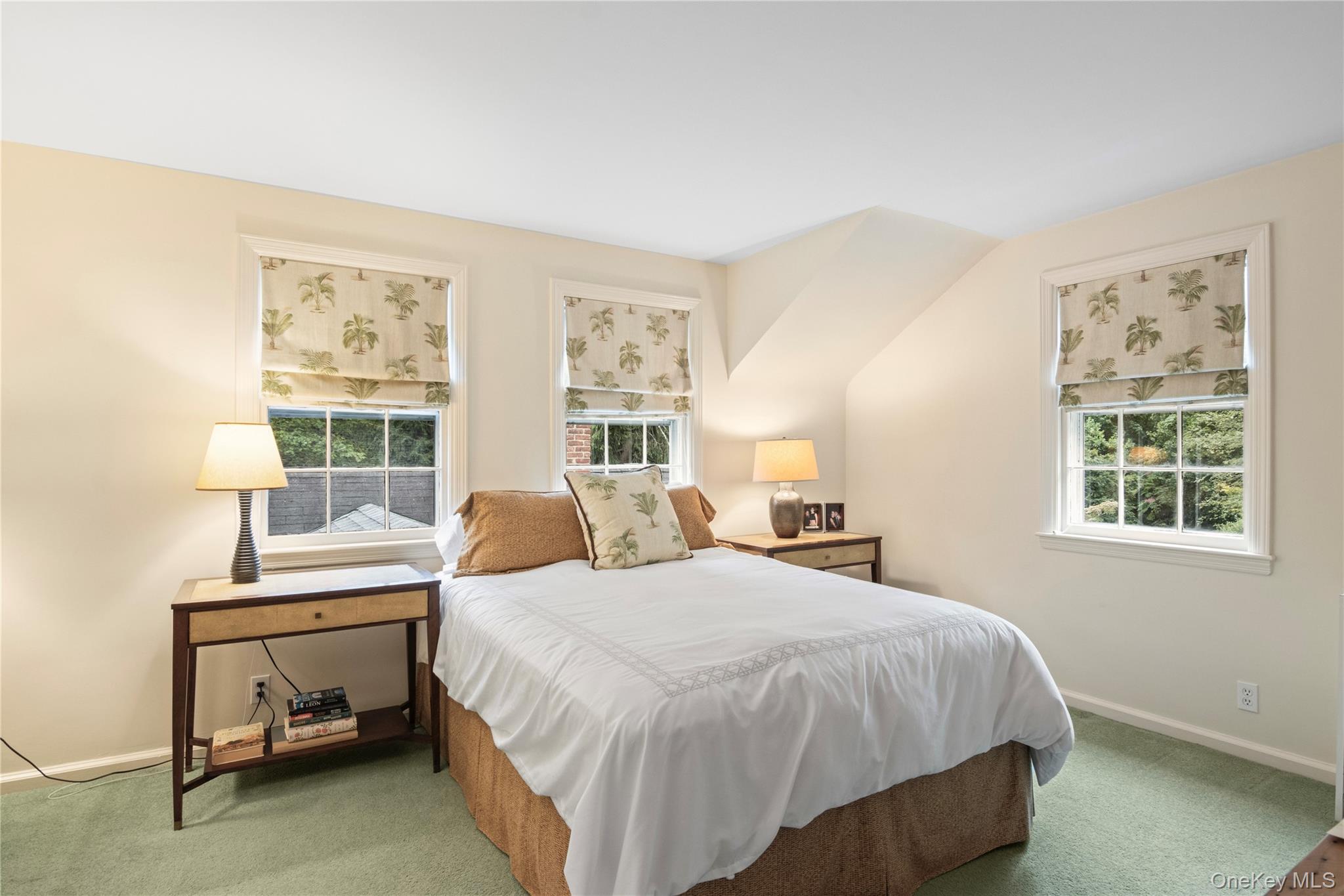 1276 Ridge Road, Laurel Hollow, NY 11791