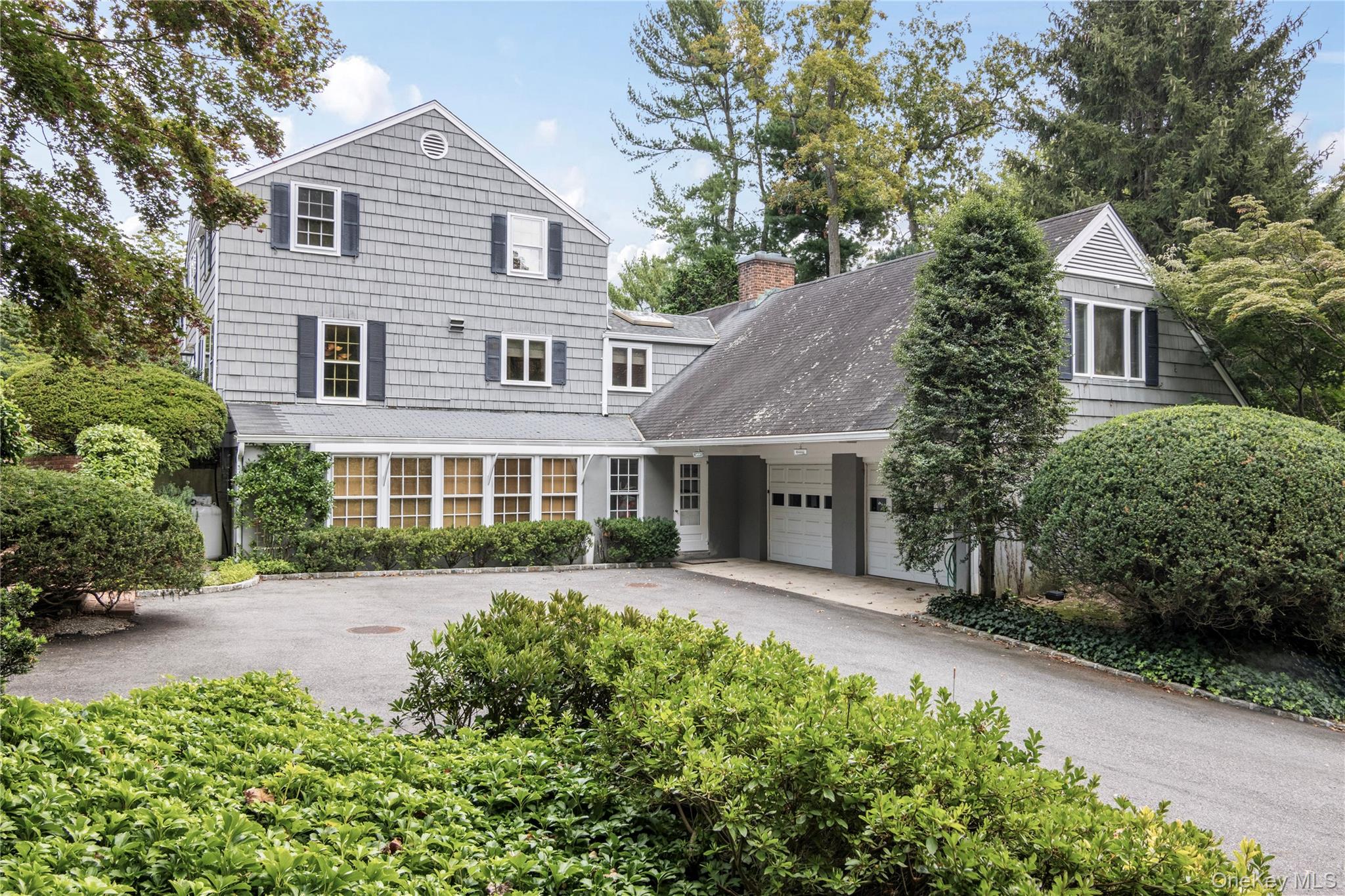 1276 Ridge Road, Laurel Hollow, NY 11791