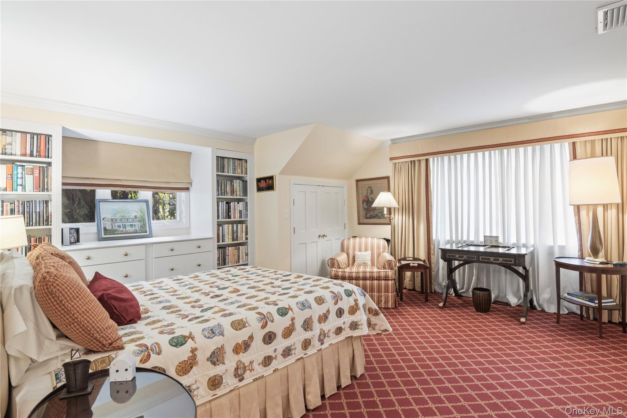 1276 Ridge Road, Laurel Hollow, NY 11791