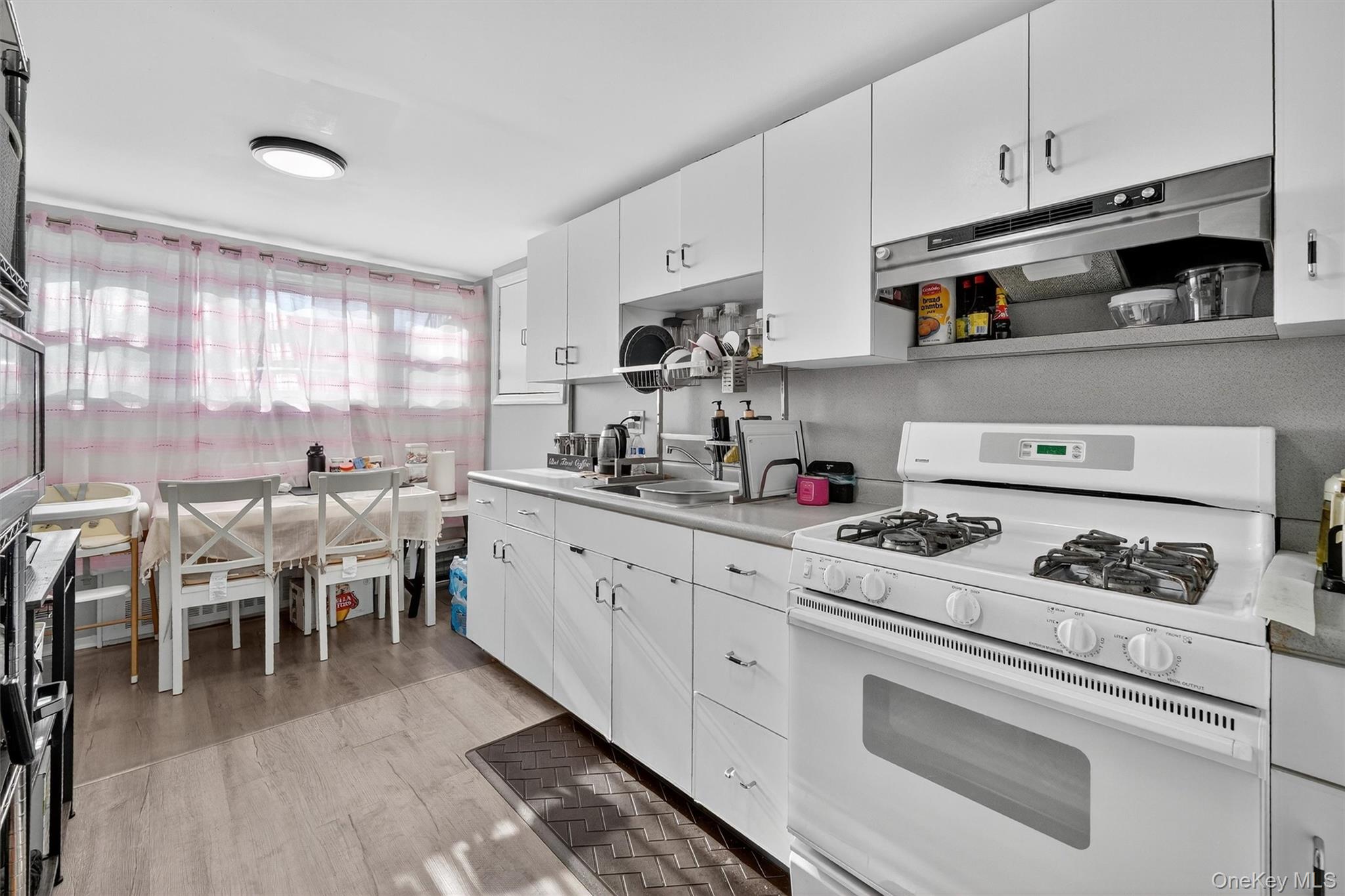 1818 Tomlinson Avenue, Bronx, NY 10461