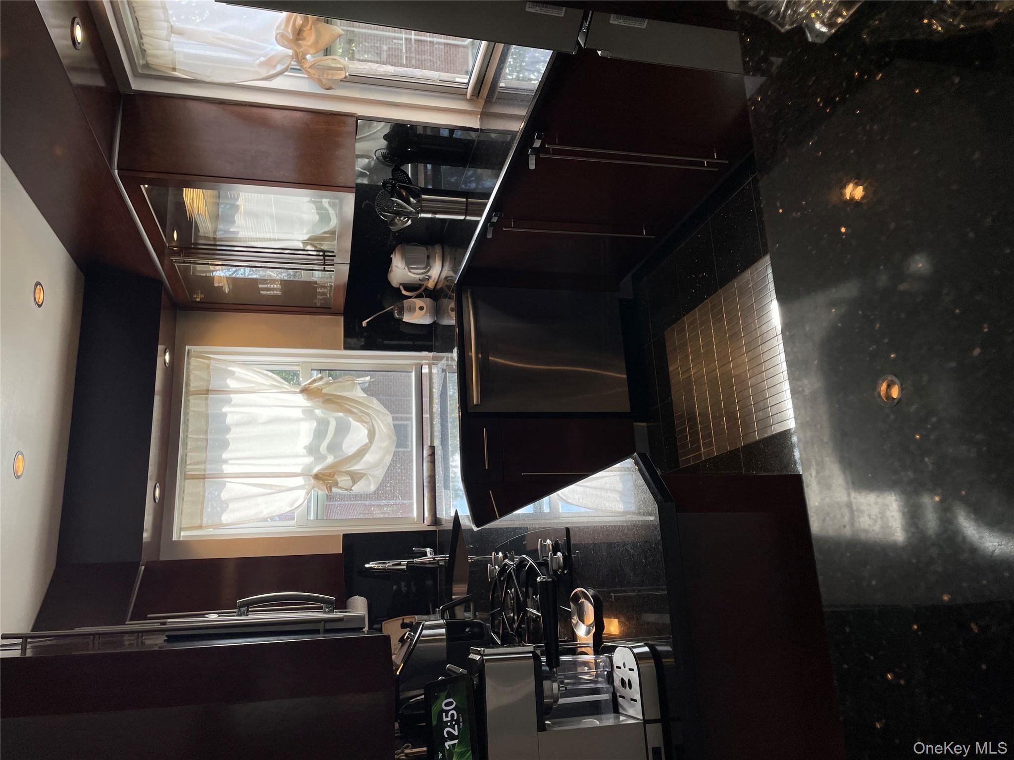 264-11 73rd Avenue # 128A4, Glen Oaks, NY 11004