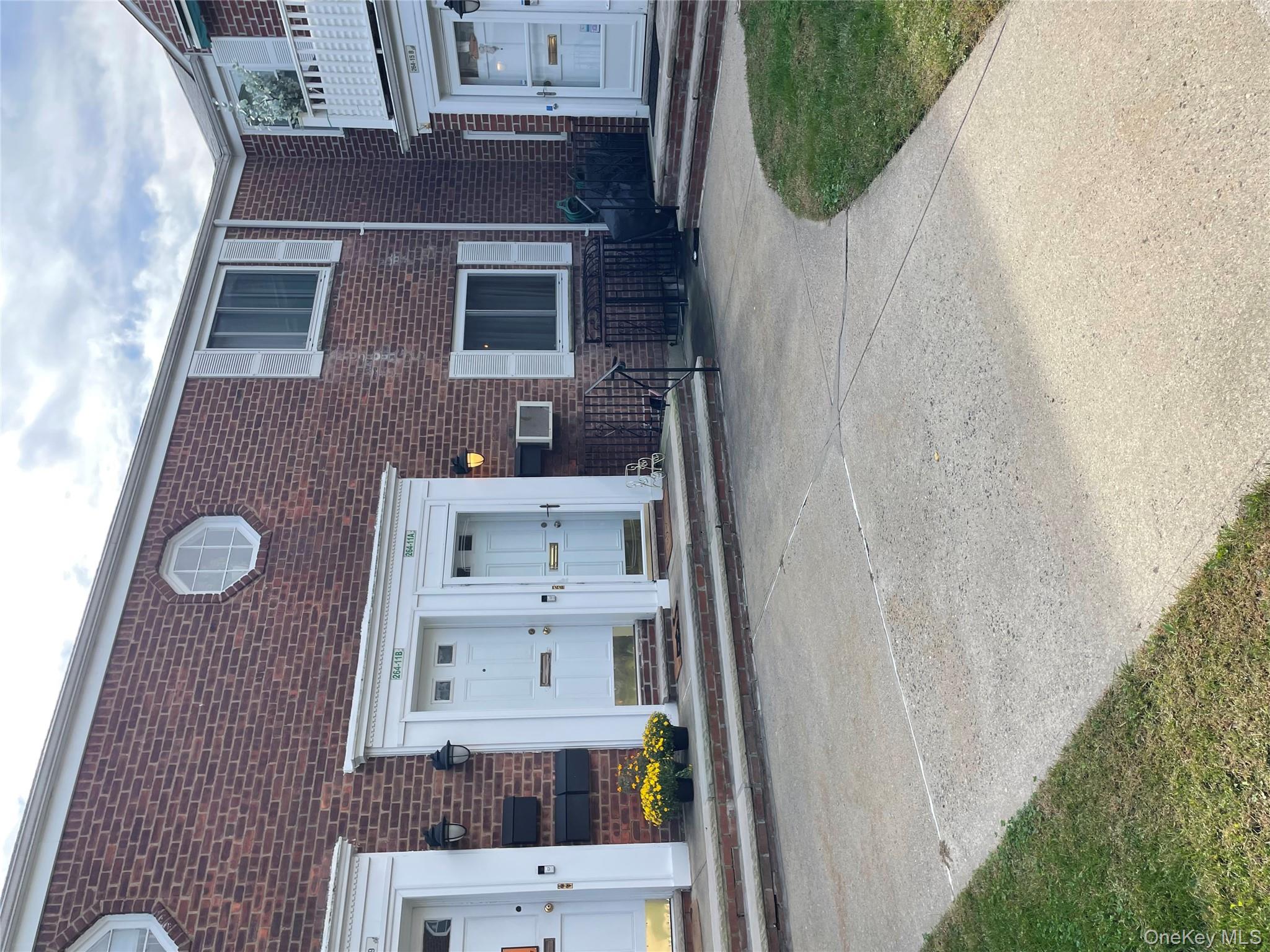 264-11 73rd Avenue # 128A4, Glen Oaks, NY 11004