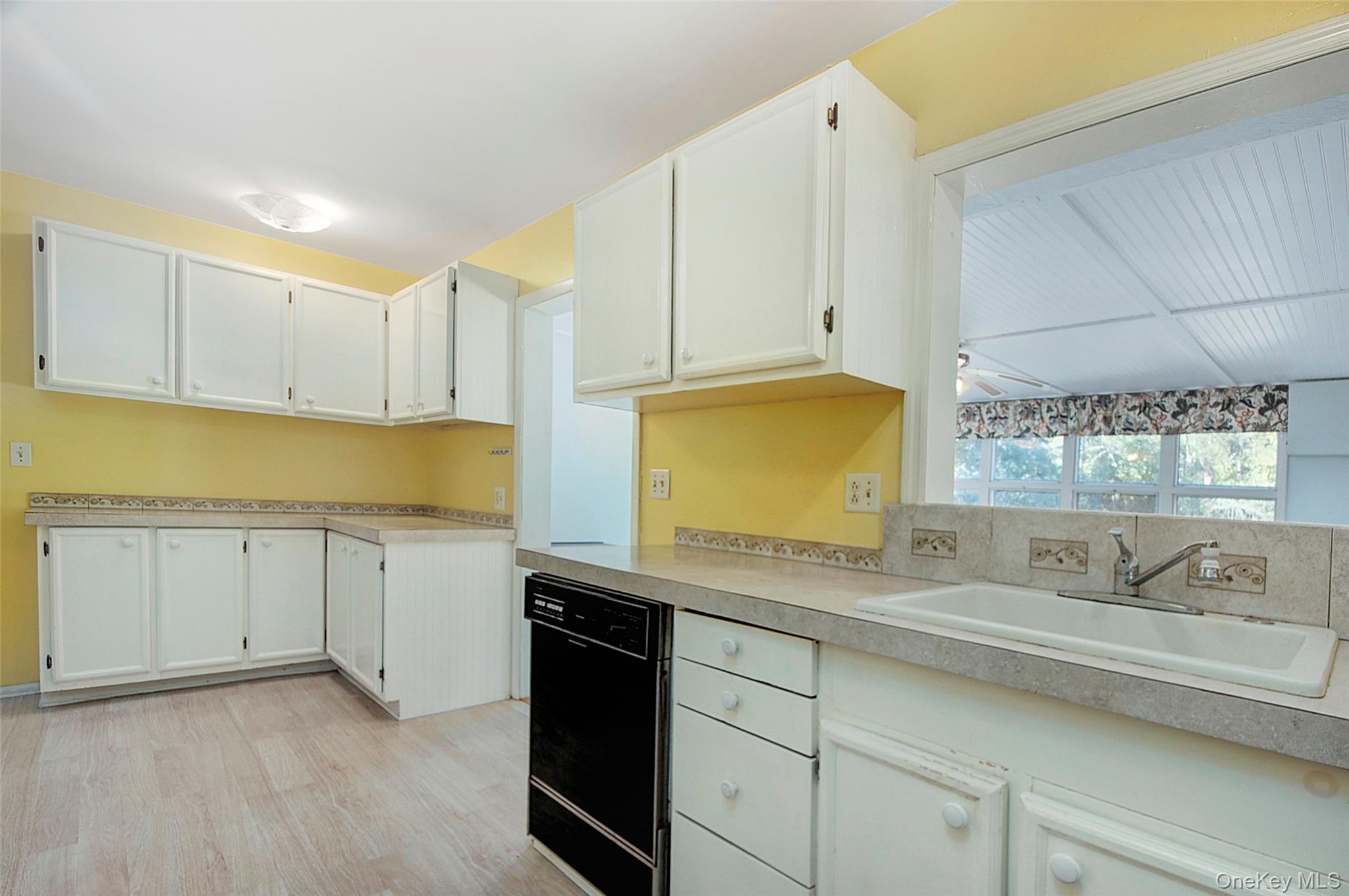 37 Friendly Way, Stormville, NY 12582