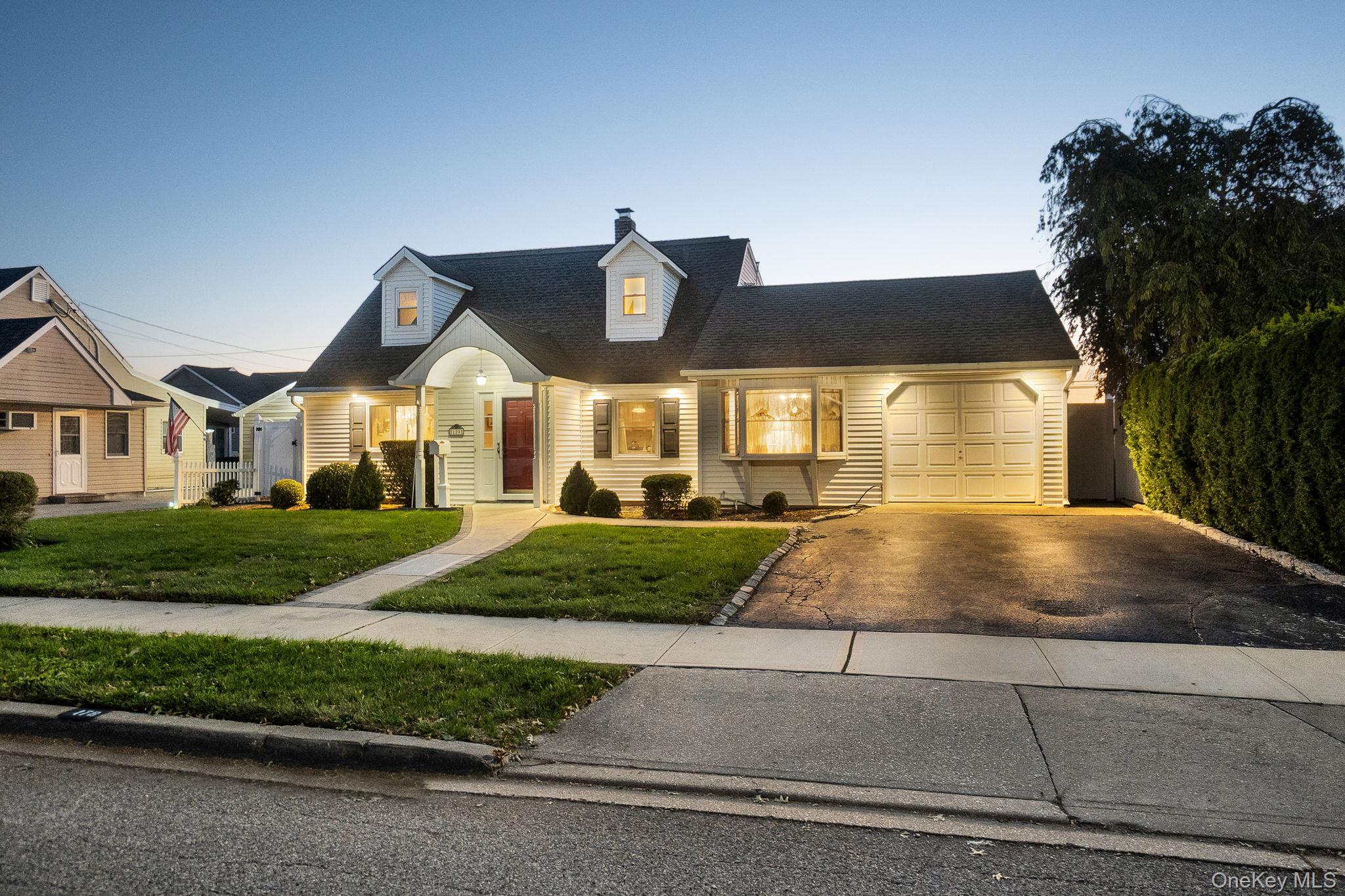 179 Swan Lane, Levittown, NY 11756