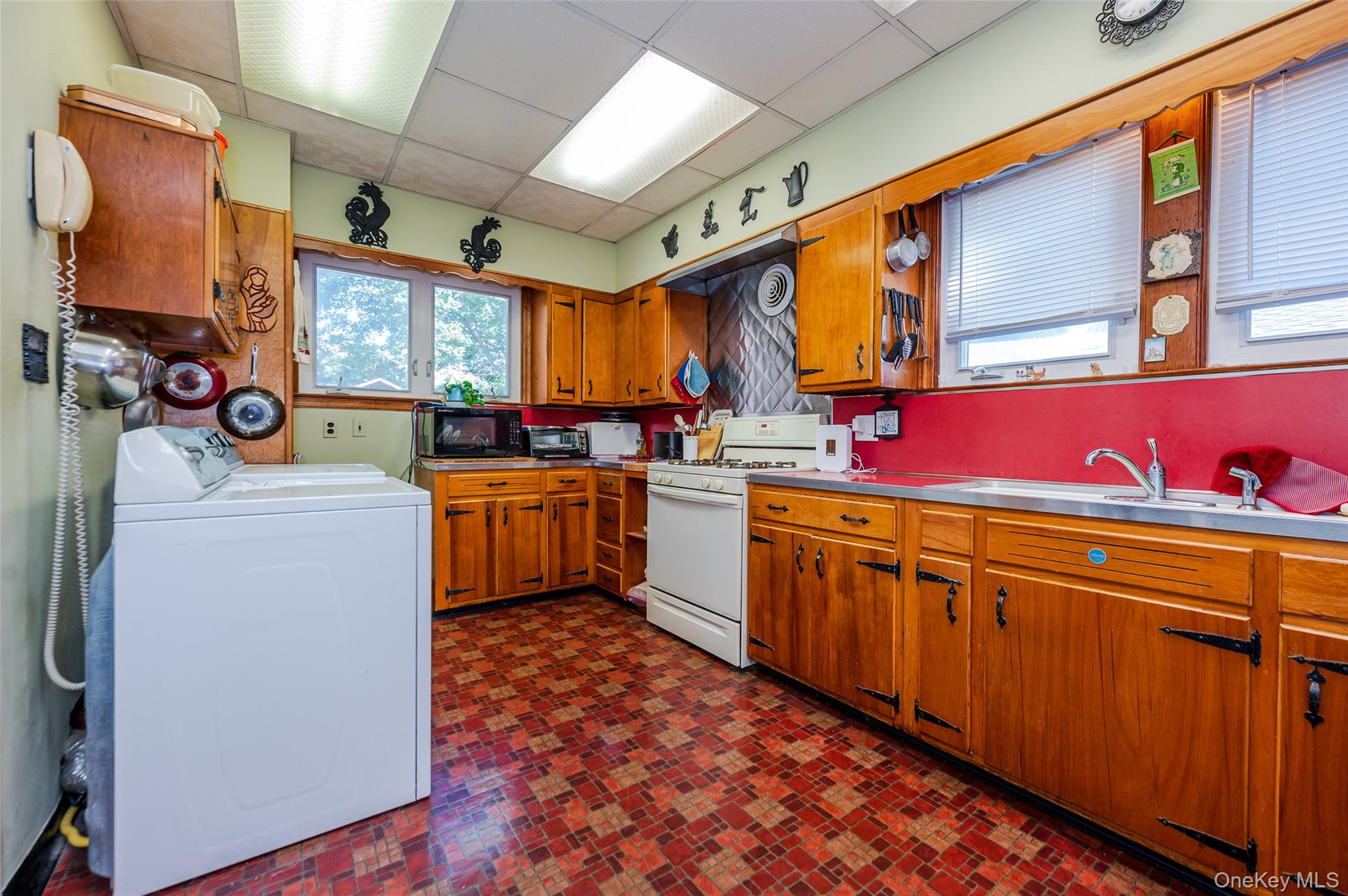 480 Windsor Place, Oceanside, NY 11572