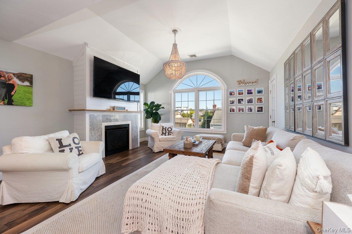 79 Curley Street, Long Beach, NY 11561