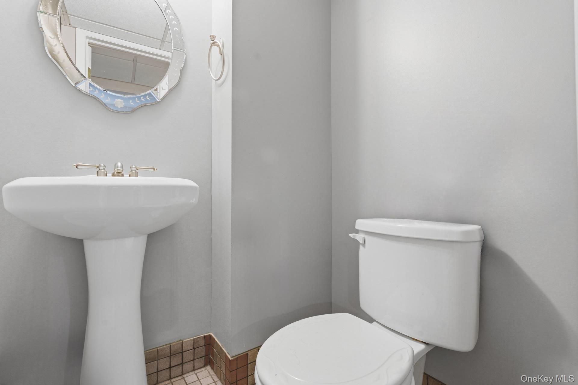 1537 N Thompson Drive, Bay Shore, NY 11706