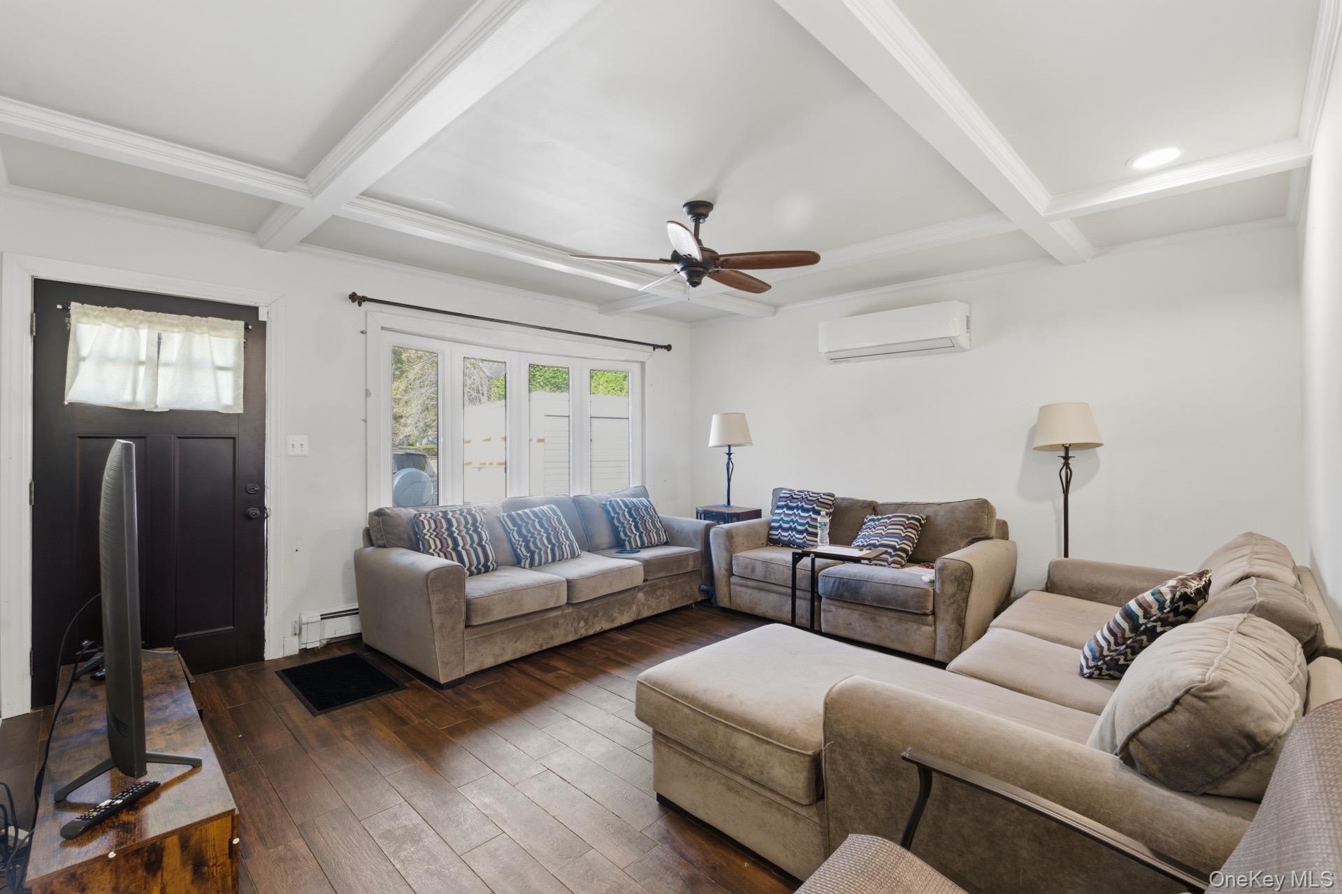 1537 N Thompson Drive, Bay Shore, NY 11706