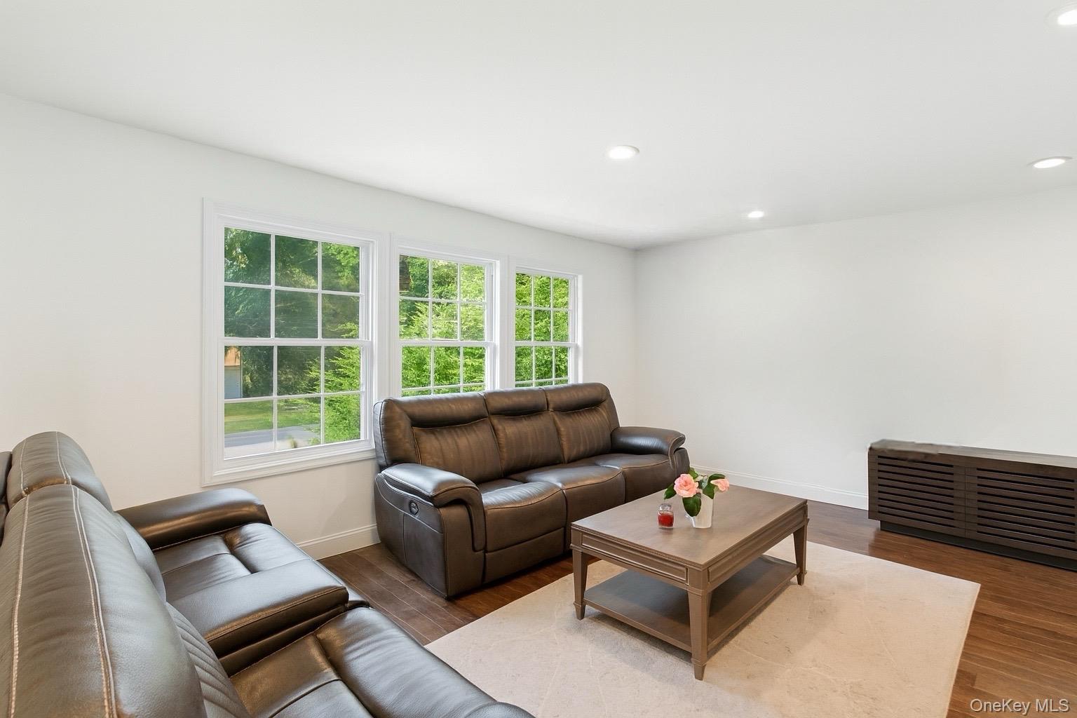 28 Ozark Street, Ronkonkoma, NY 11779