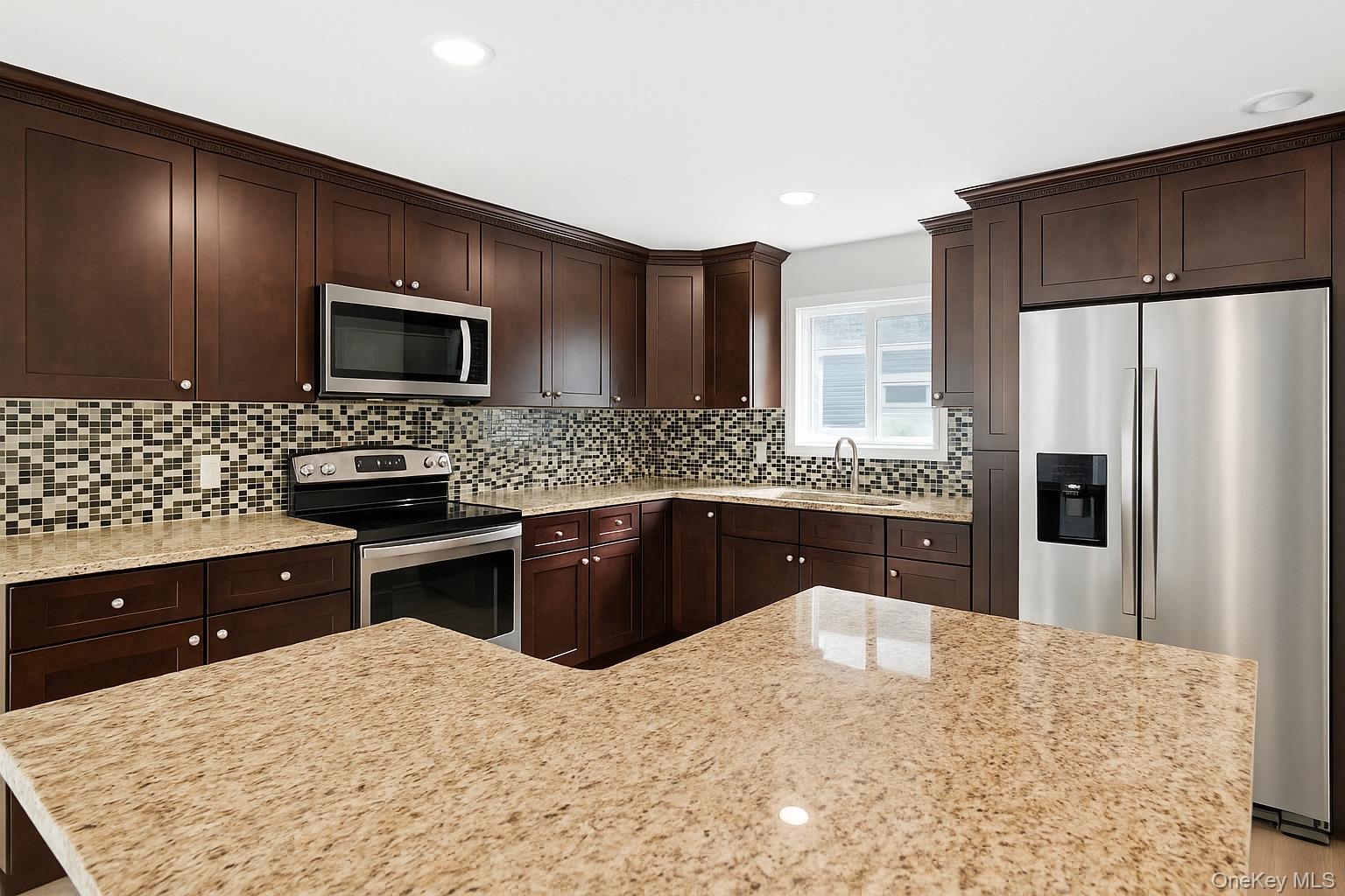 28 Ozark Street, Ronkonkoma, NY 11779