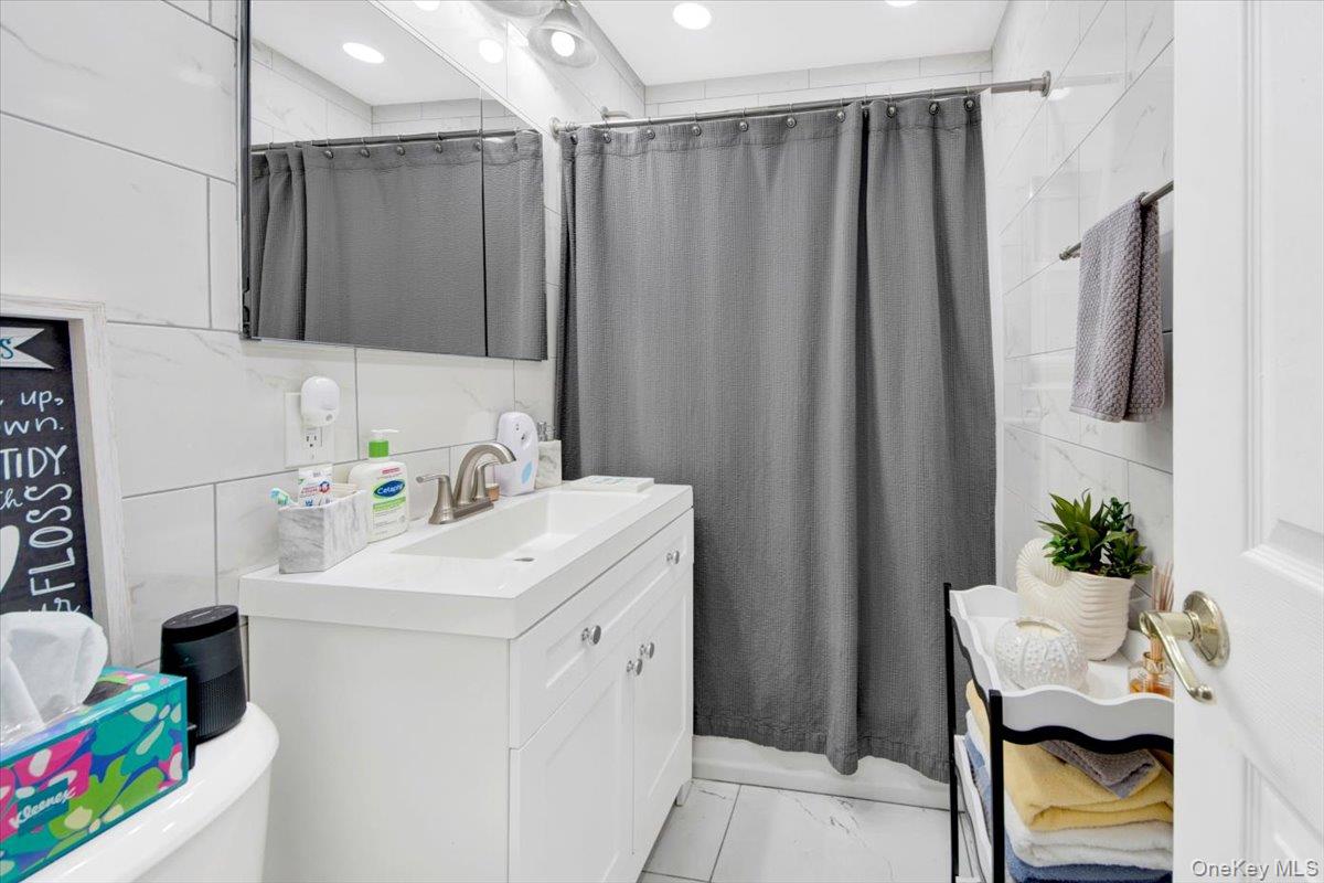 3226 Ampere Avenue, Bronx, NY 10465